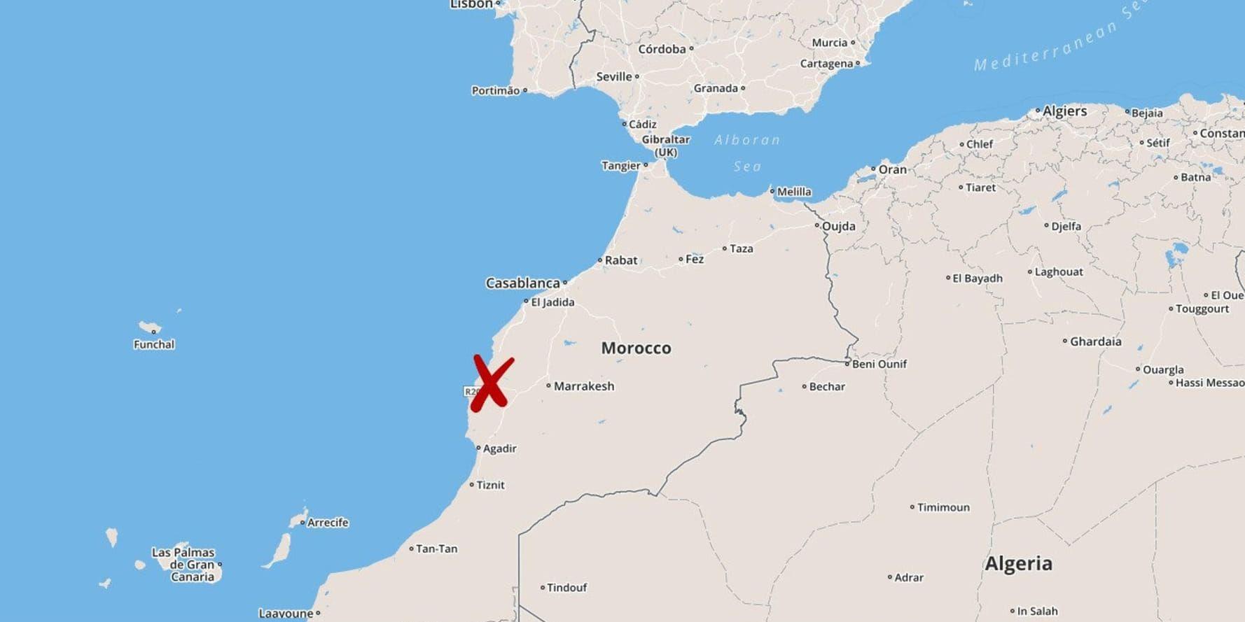 Minst 14 människor dog när panik utbröt i trängseln när de köade för matransoner i staden Sidi Boulaalam.
