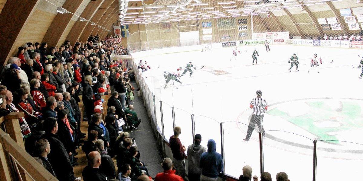 Arenan för hockeyfesten. Lionshovs ishall i Skee rymmer 600 åskådare. Det blir med allra största sannolikhet fullsatt när Frölunda, Leksand och Färjestad gör upp om årets trofé i Strömstad Hockey Classic.