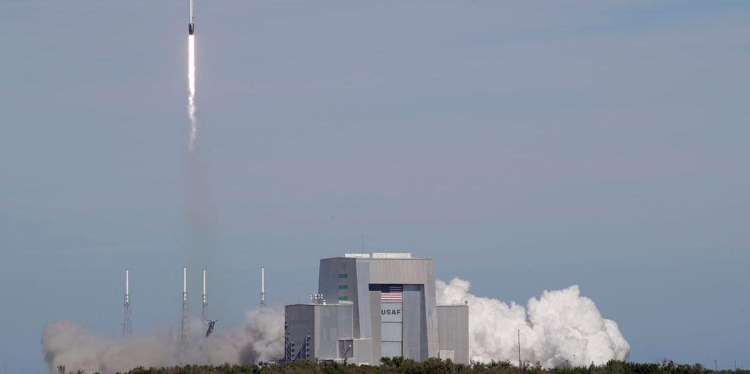 Den israeliska rymdfarkosten Beresheet kommer att skjutas upp från Cape Canaveral på en Falcon 9-raket. Här lyfter en raket för en leverans till den internationella rymdstationen ISS. Arkivbild.