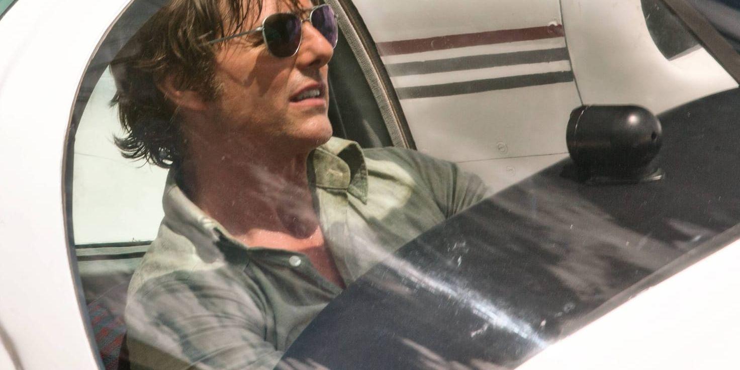 Tom Cruise, knark och vapen – det är de tre huvudingredienserna i "American made". Pressbild.