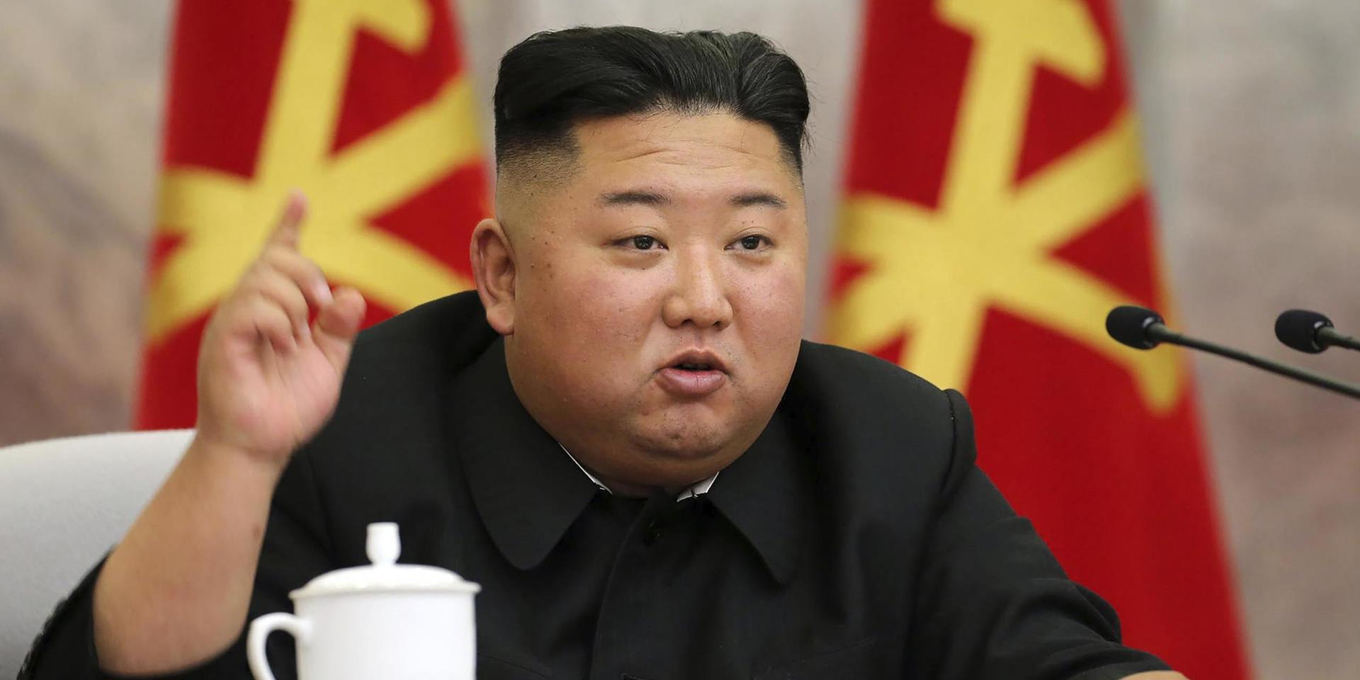 Kim Jong-Un på en av bilderna som statliga nyhetsbyrån KCNA publicerade på söndagen.