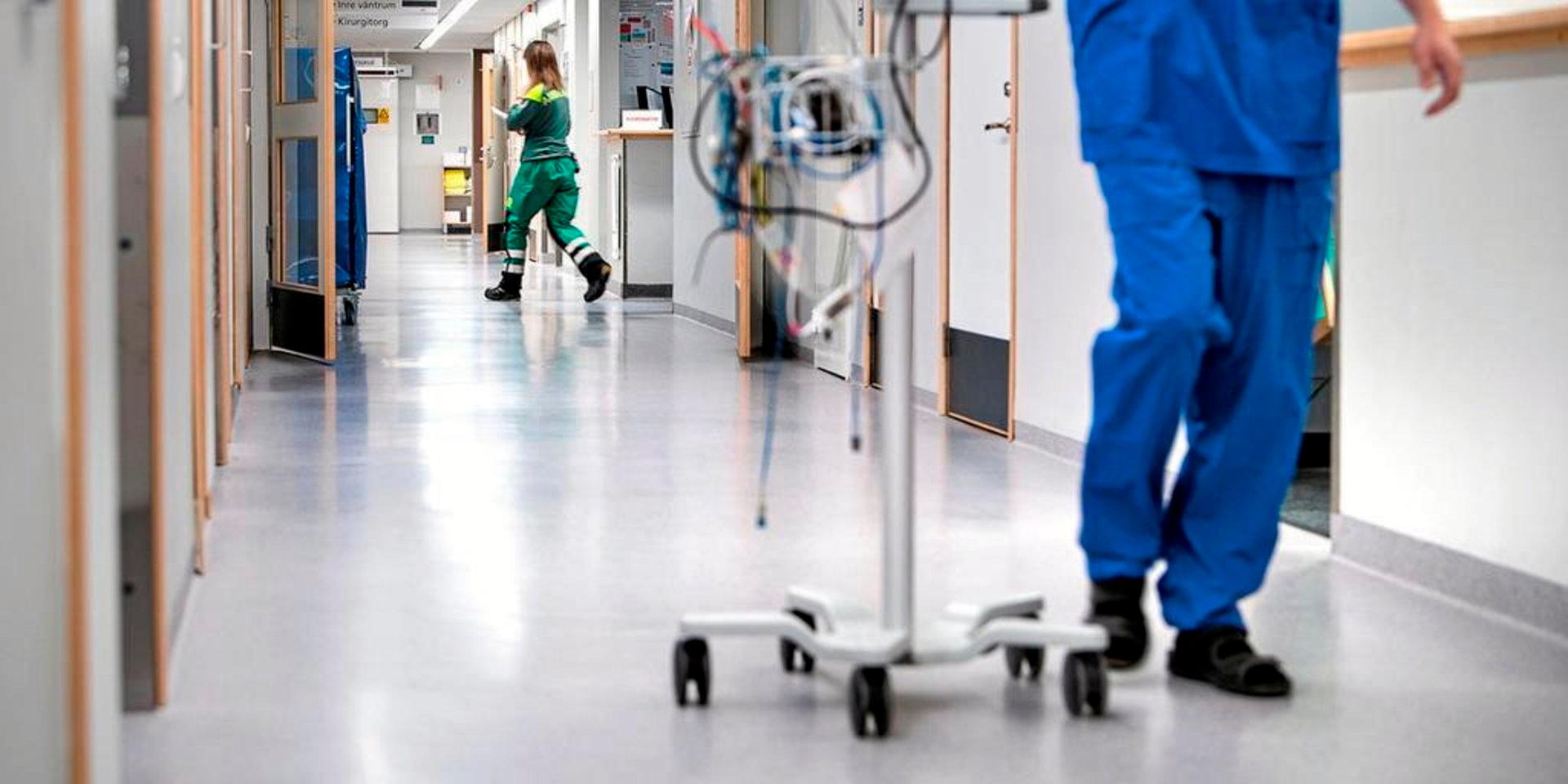 Antalet personer som kommer behöva sjukhusvård väntas fördubblas under maj enligt prognoser från Folkhälsomyndigheten. 