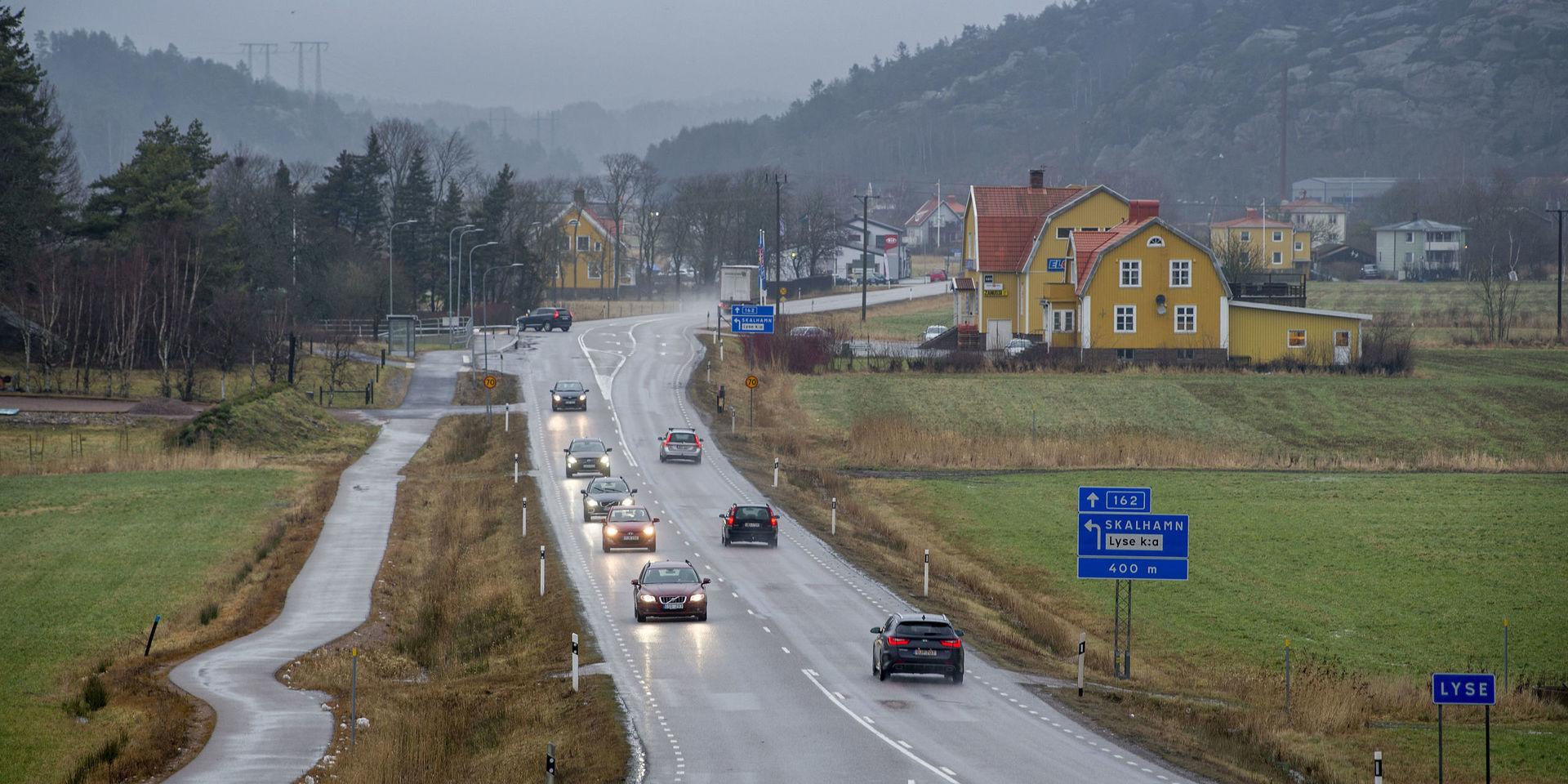 Väg 162 mellan Munkedal och Lysekil är en av de vägar där hastigheten kommer att sänkas.