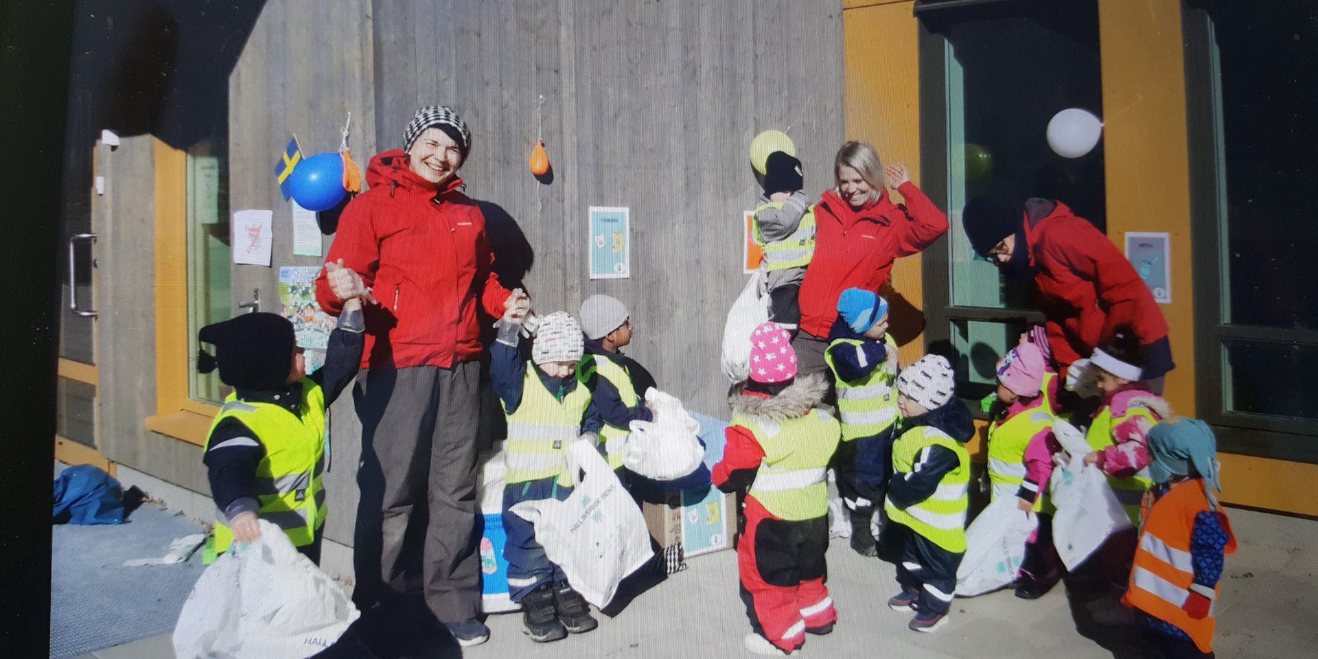 Barnen på Ånneröds förskola fick vara med och plocka skräp i naturen i tisdags.