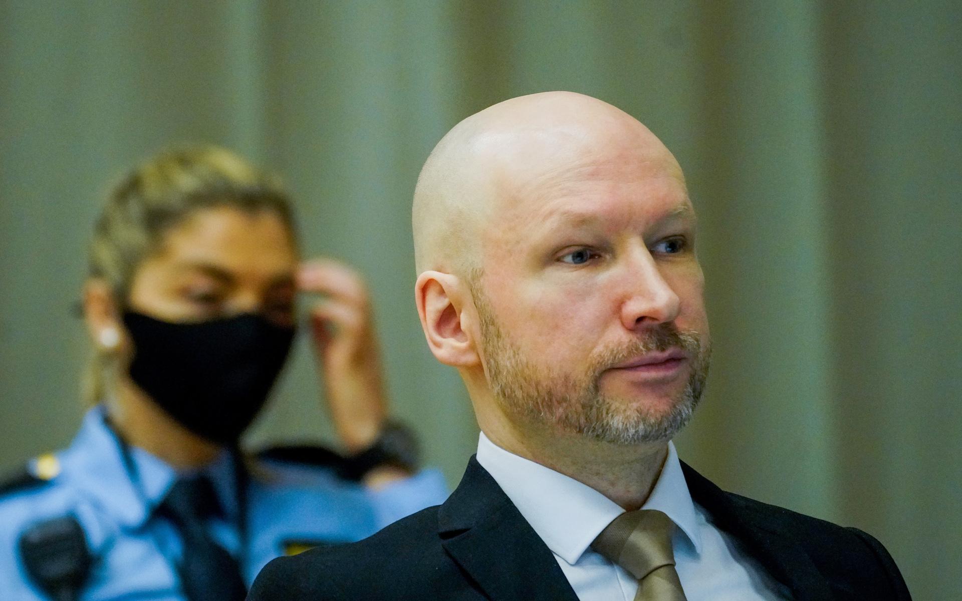 Breivik dödade totalt 77 personer i samband med terrorattentaten på ön Utøya och i Oslo 2011.