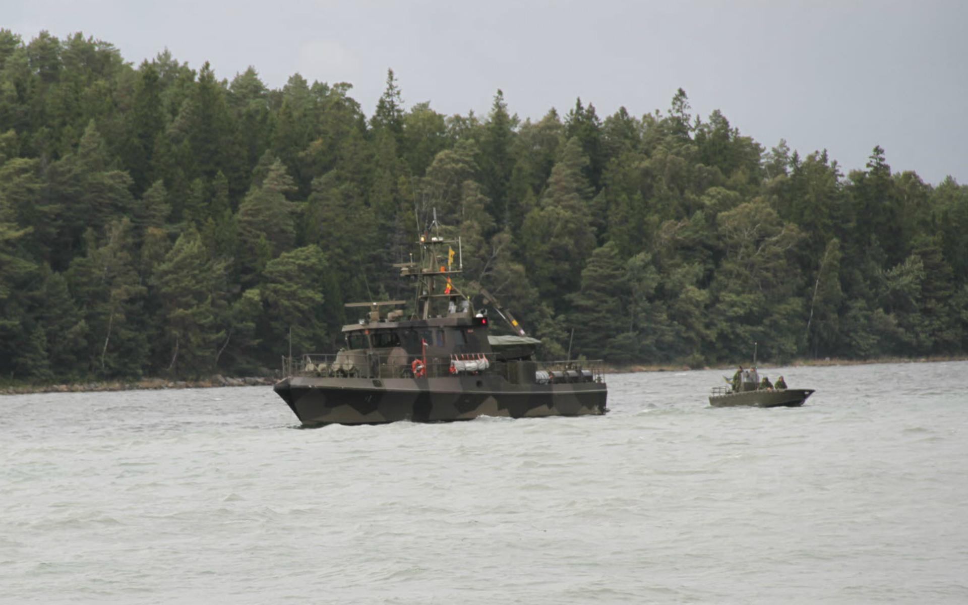 Bevakningsbåt typ 80, även kallad Tapperklass, används bland annat av bevakningsbåtkompaniet i Göteborg. Förutom radar och sonar är båtarna bestyckade med sjunkbomber för ubåtsjakt. Därutöver finns också två tunga 12,7 mm kulsprutor (Ksp 88). Varje båt har också en undervattensfarkost med videokamera.