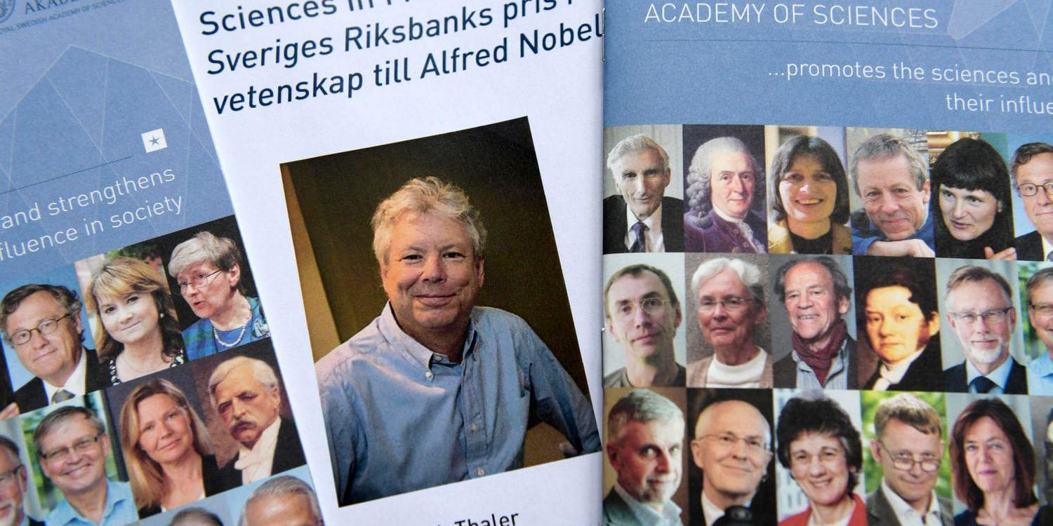 Professor Richard H Thaler (mitten), University of Chicago Booth School of Business, 2017 års pristagare av Sveriges riksbanks pris i ekonomisk vetenskap till Alfred Nobels minne,
