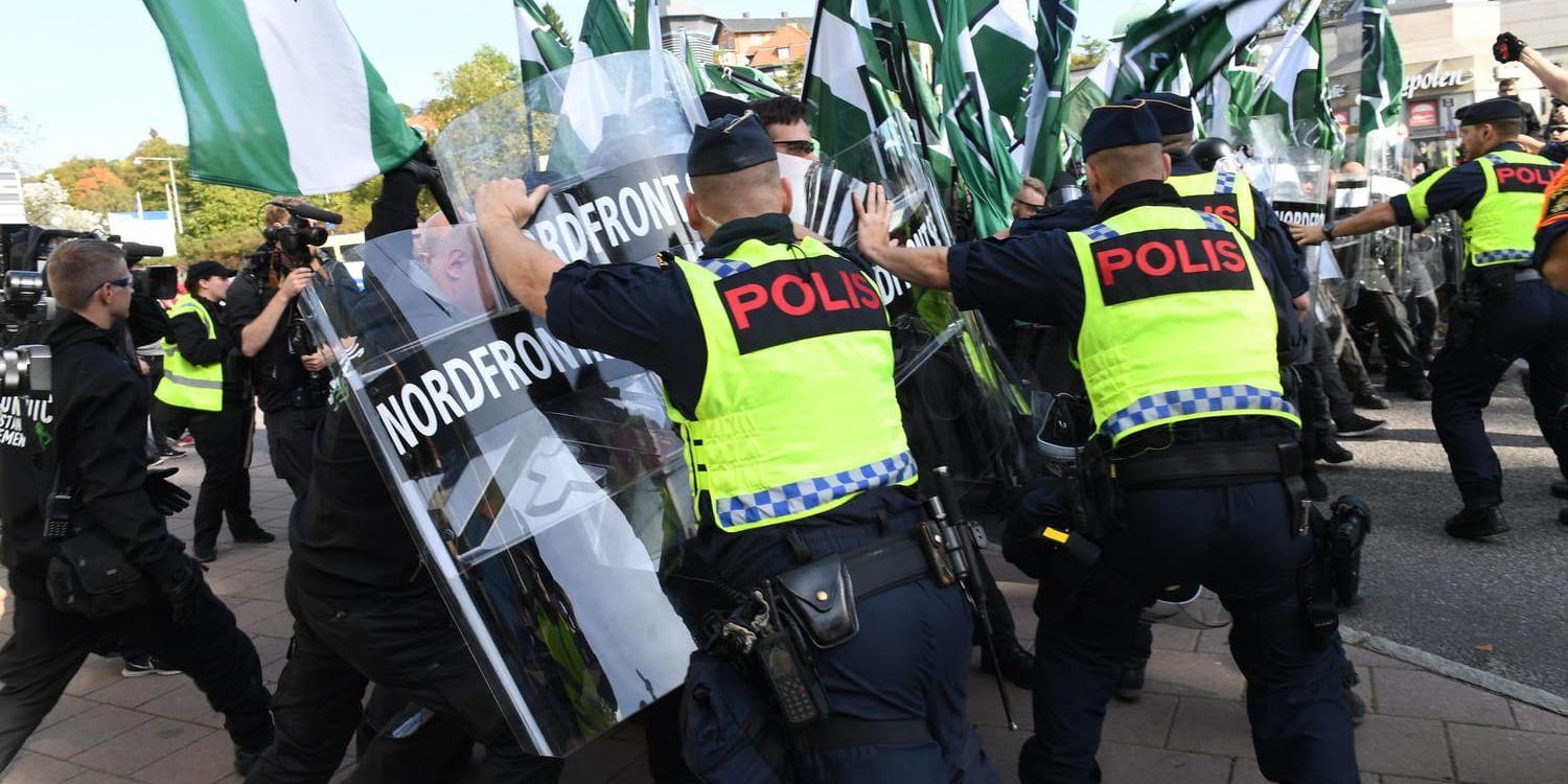 Sjutton män med NMR-koppling misstänks för brott efter demonstrationen i centrala Göteborg den 30 september förra året. Arkivbild.
