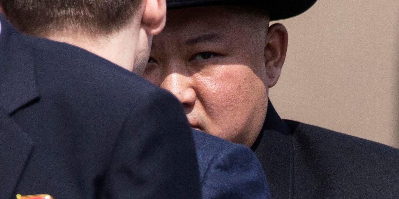 Den nordkoreanske ledaren Kim Jong-Un under avskedsceremonin i den ryska staden Vladivostok.