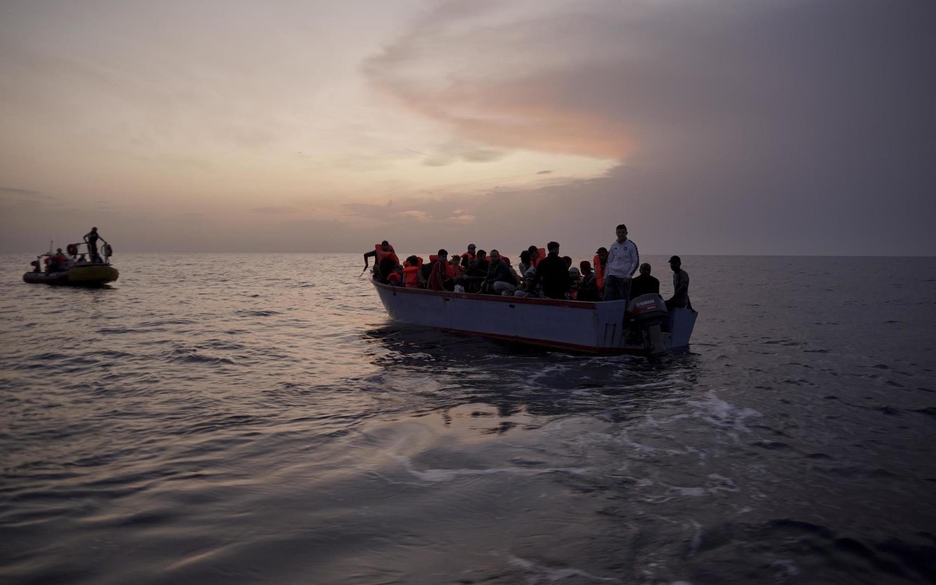 Över 2 200 migranter omkom i fjol när de försökte nå Europa via Medelhavet, enligt FN:s migrationsorgan IOM. Sedan årsskiftet har över 500 människor omkommit eller rapporterats som saknade sedan de försökt nå Europa via Medelhavet, uppskattar FN:s flyktingorgan UNHCR. Nära 24 000 migranter har lyckats ta sig över till Europa via Medelhavet under samma period. Arkivbild.
