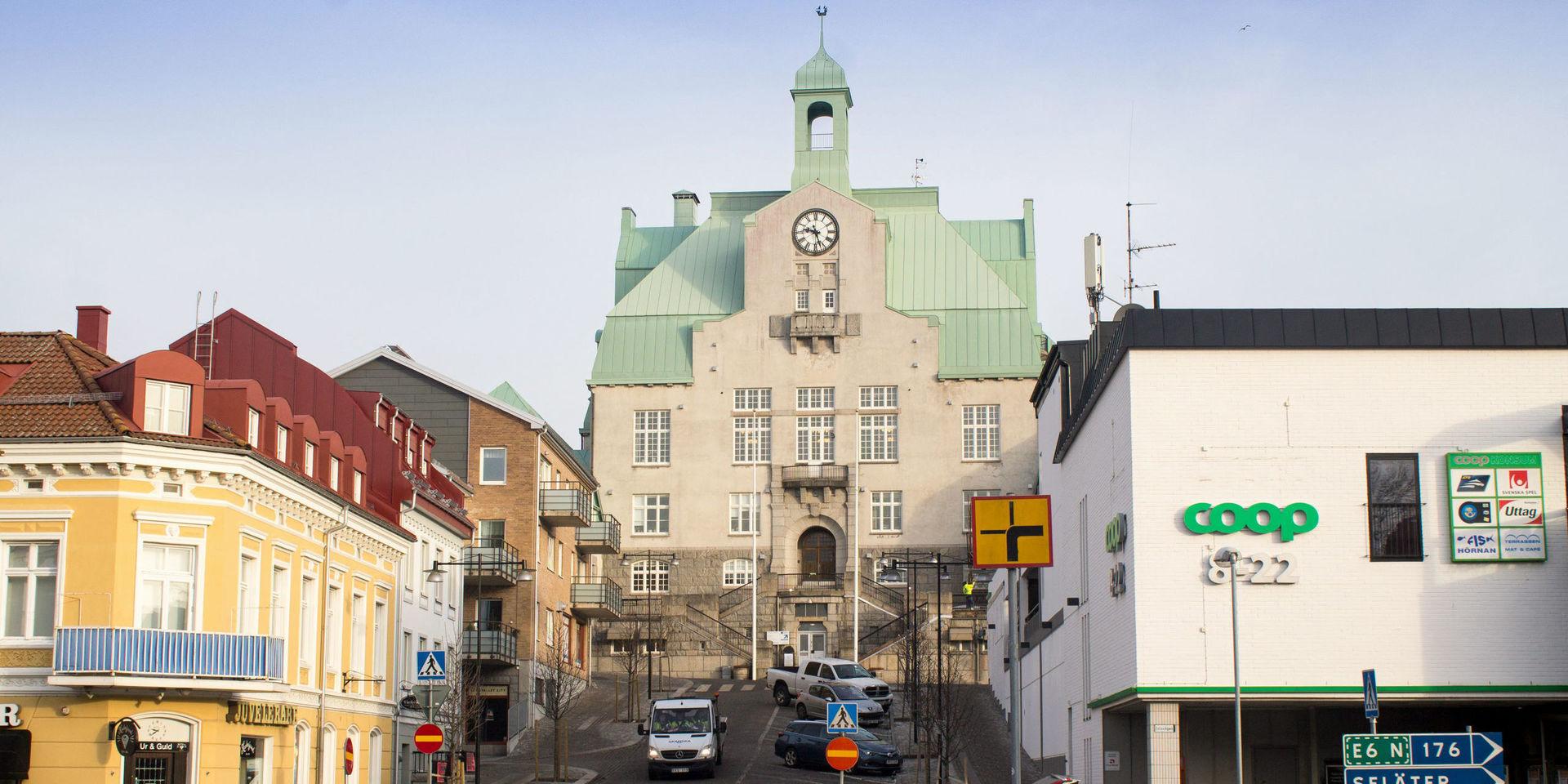 VG-regionen beräknar att Strömstads befolkning växer med tusen invånare till 2030 – hälften så många som i kommunens egen vision.