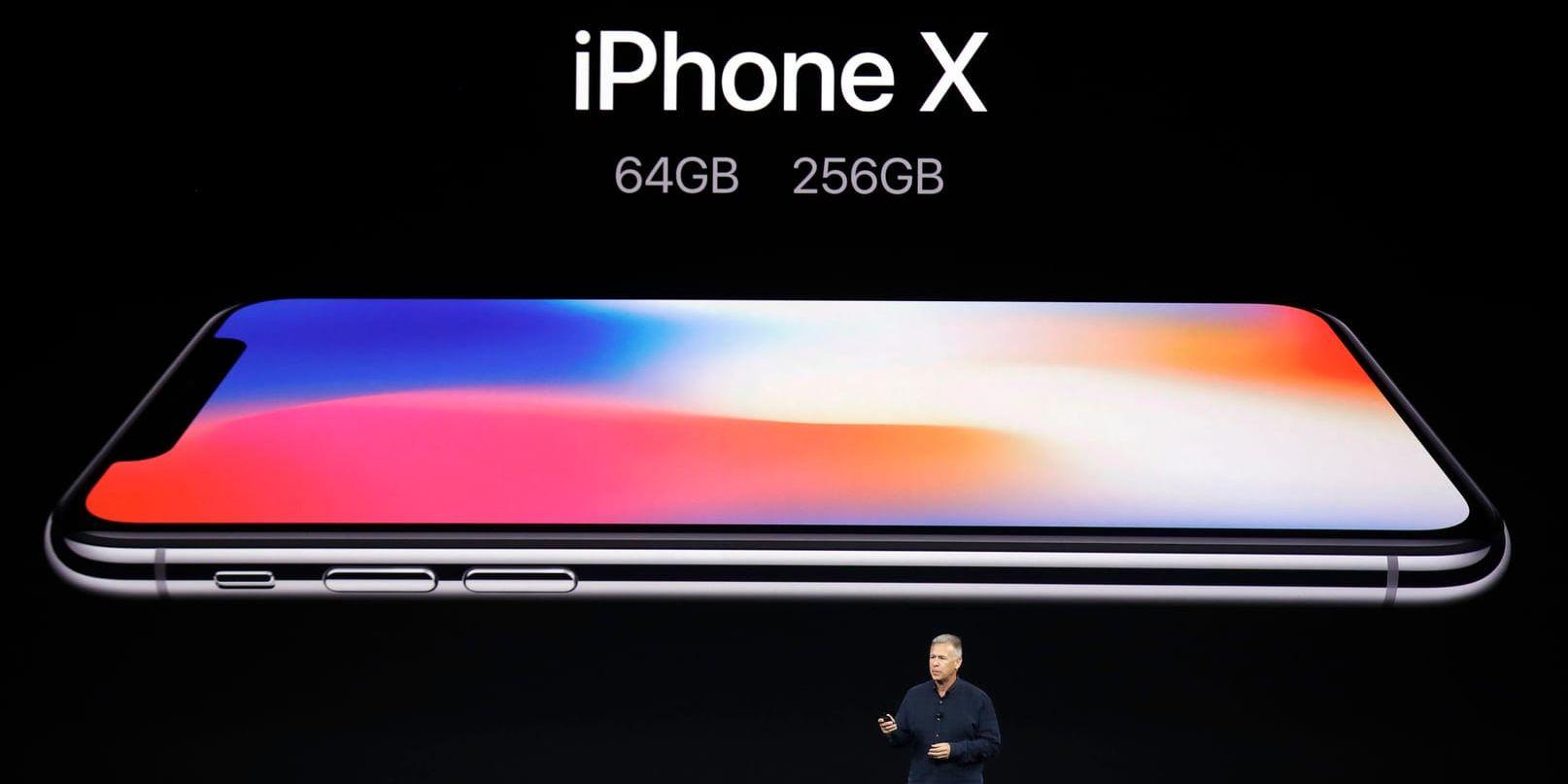 Apples nya Iphone X presenteras av vice vd Phil Schiller.