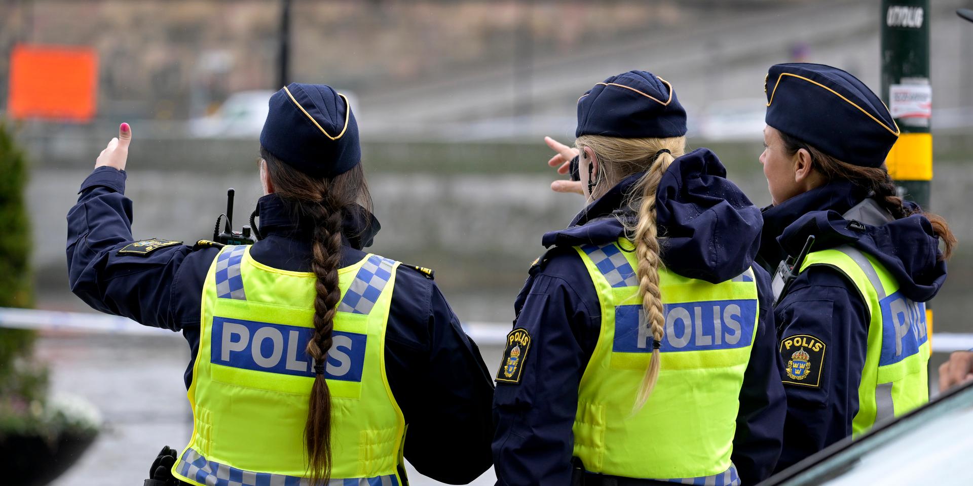  Under dessa dagar kontrollerades hundratals personer, fordon och bostäder. Minst 30 personer har gripits i Sverige i samband med tillslaget.