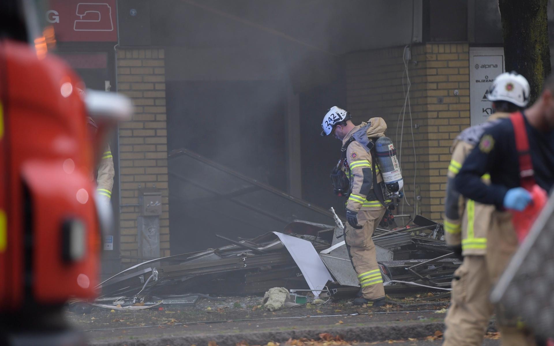 Strax före fem på tisdagsmorgonen kom larm om en explosion i ett flerfamiljshus i Annedal i centrala Göteborg. 