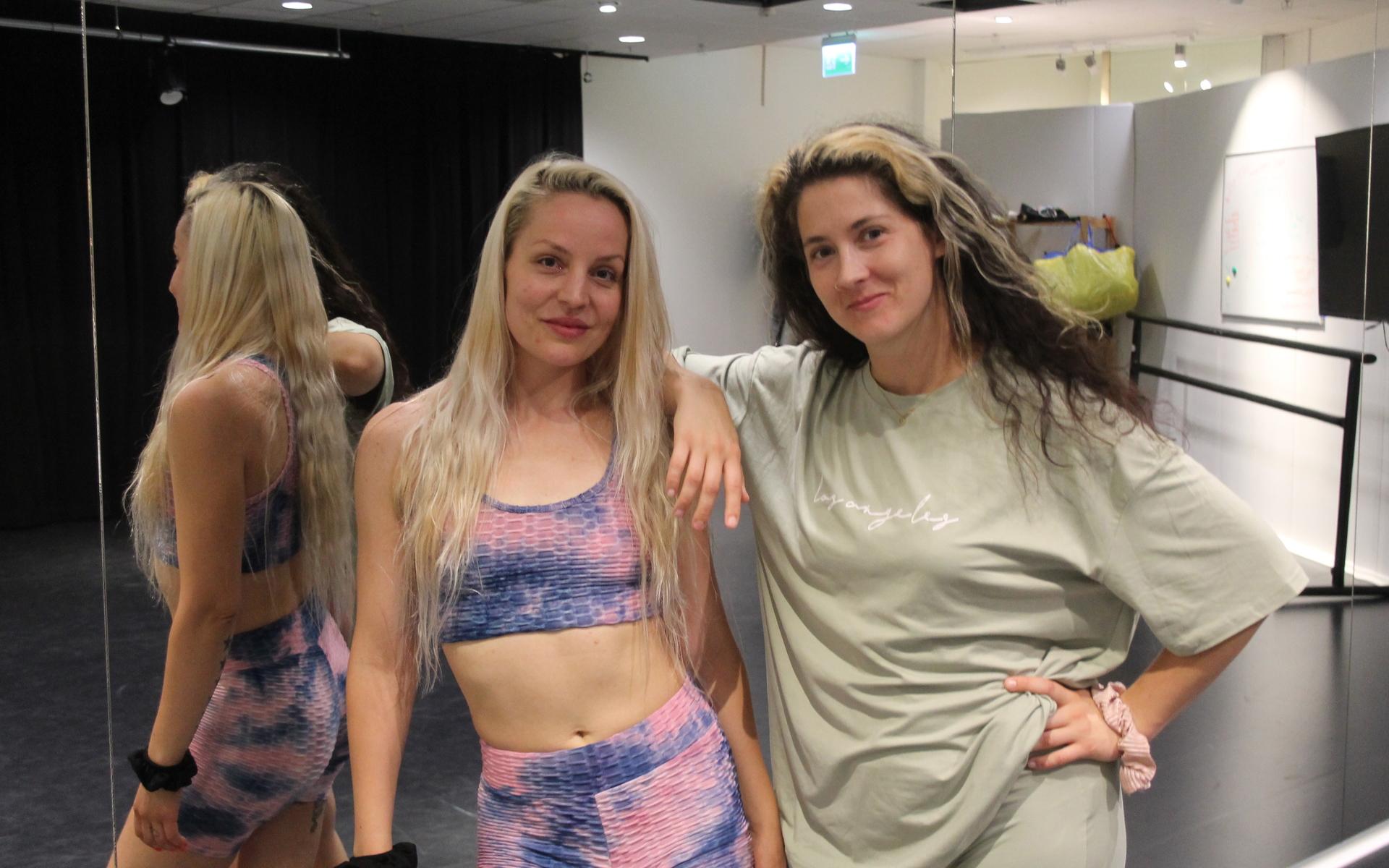 Johanna Sjövall och Linda Larsson gjorde ett turnéstopp i Kulturskolans nya danslokaler. 