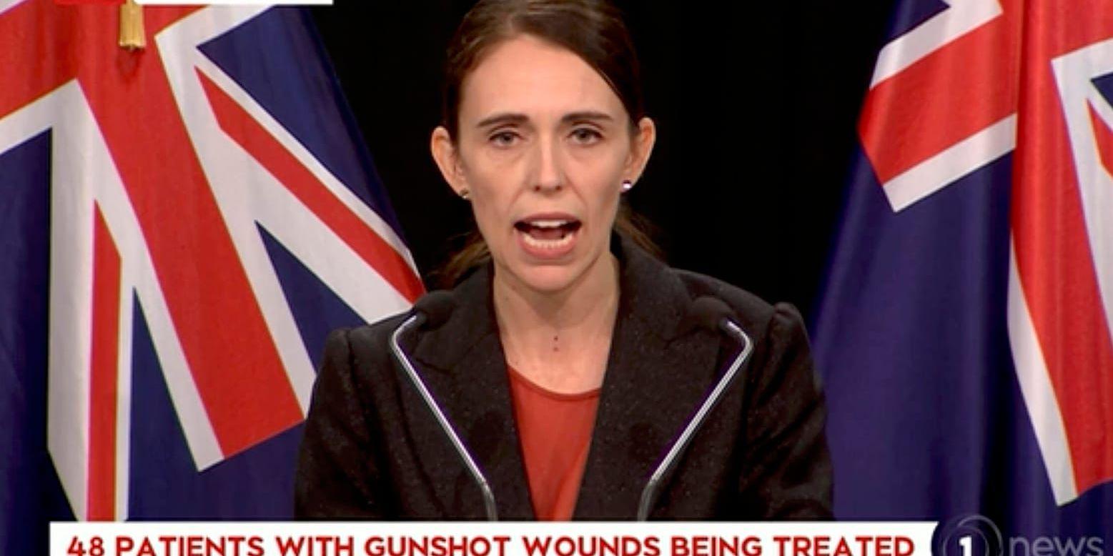 Nya Zeelands premiärminister Jacinda Ardern vid en presskonferens efter terrordådet i fredags.