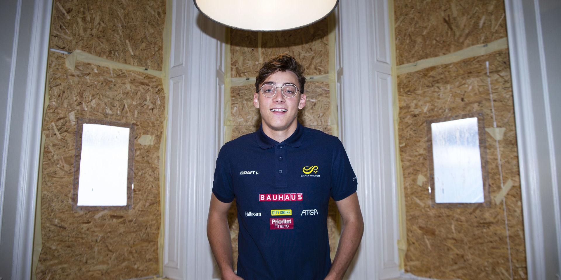 Armand Duplantis (stav) är en av de svenska deltagarna i helgens Finnkamp.