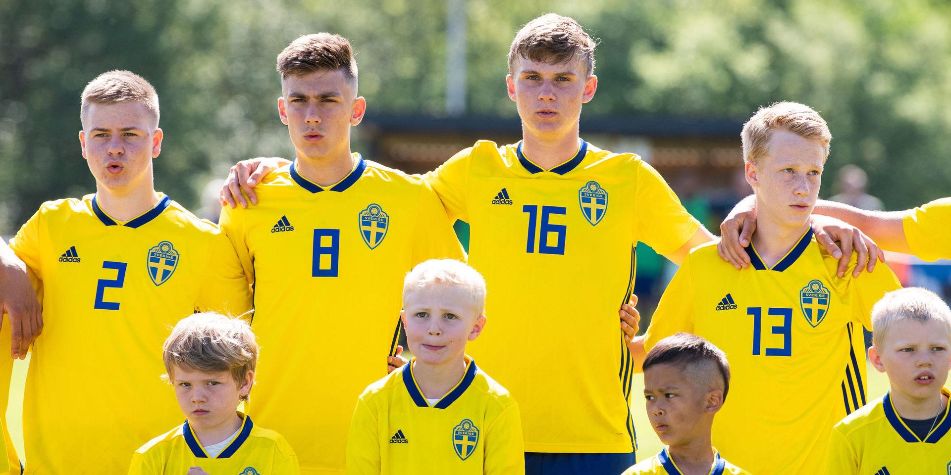 Viktor Widell, Tim Prica, Nils Bertilsson och David Edvardsson inför en match mellan Österrike och Sverige 2018.