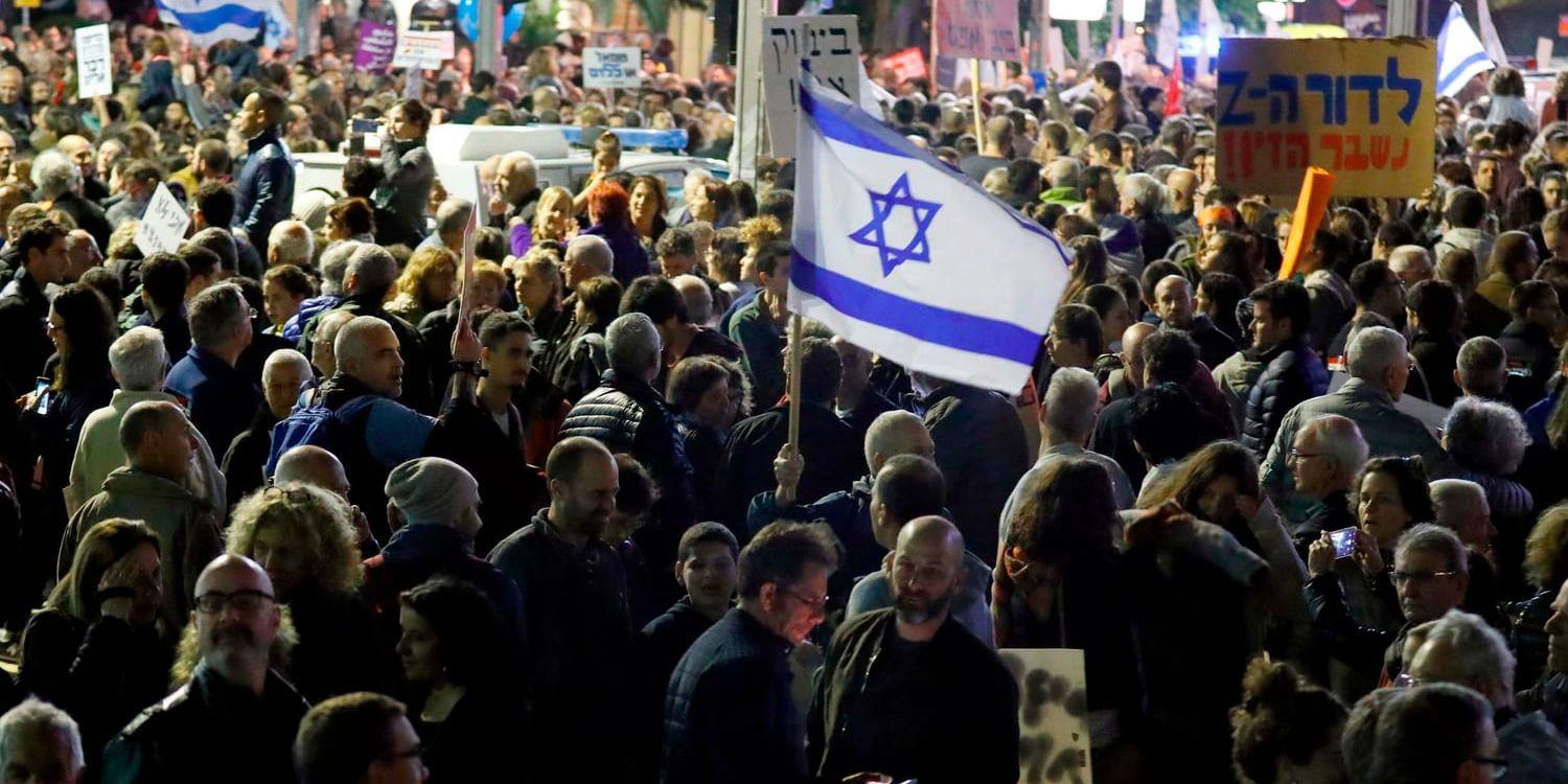 Demonstration i Tel Aviv mot korruption inom regeringen och premiärminister Benjamin Netanyahu.