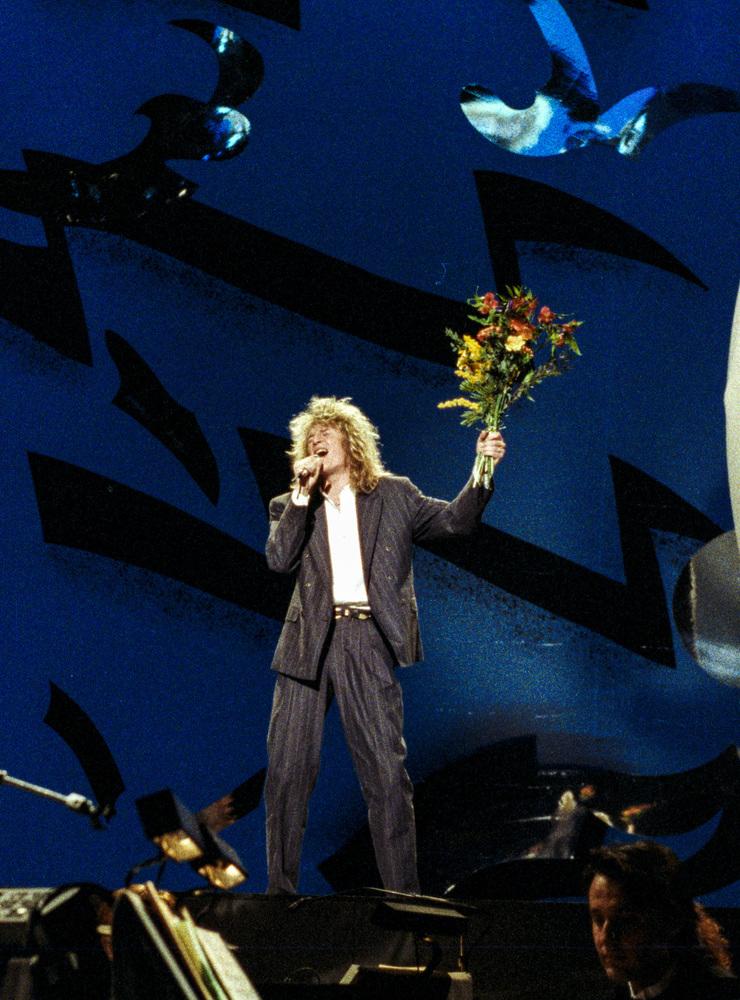 En ung Tommy Nilsson vinner Melodifestivalen 1989 med låten 'En dag'. Arkivbild.