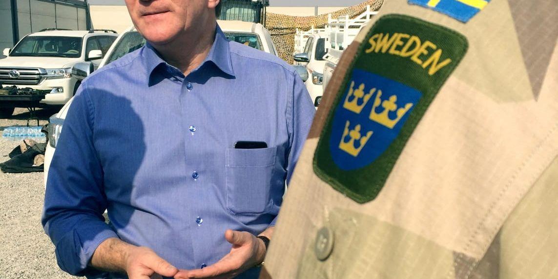 Statsminister Stefan Löfven på besök hos den svenska styrkan i Irak för ett år sedan. Arkivbild.