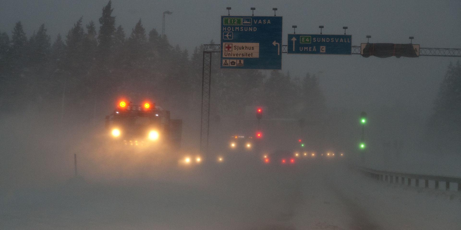 Det väntas komma mycket snö i Västerbottens län under natten. Arkivbild.