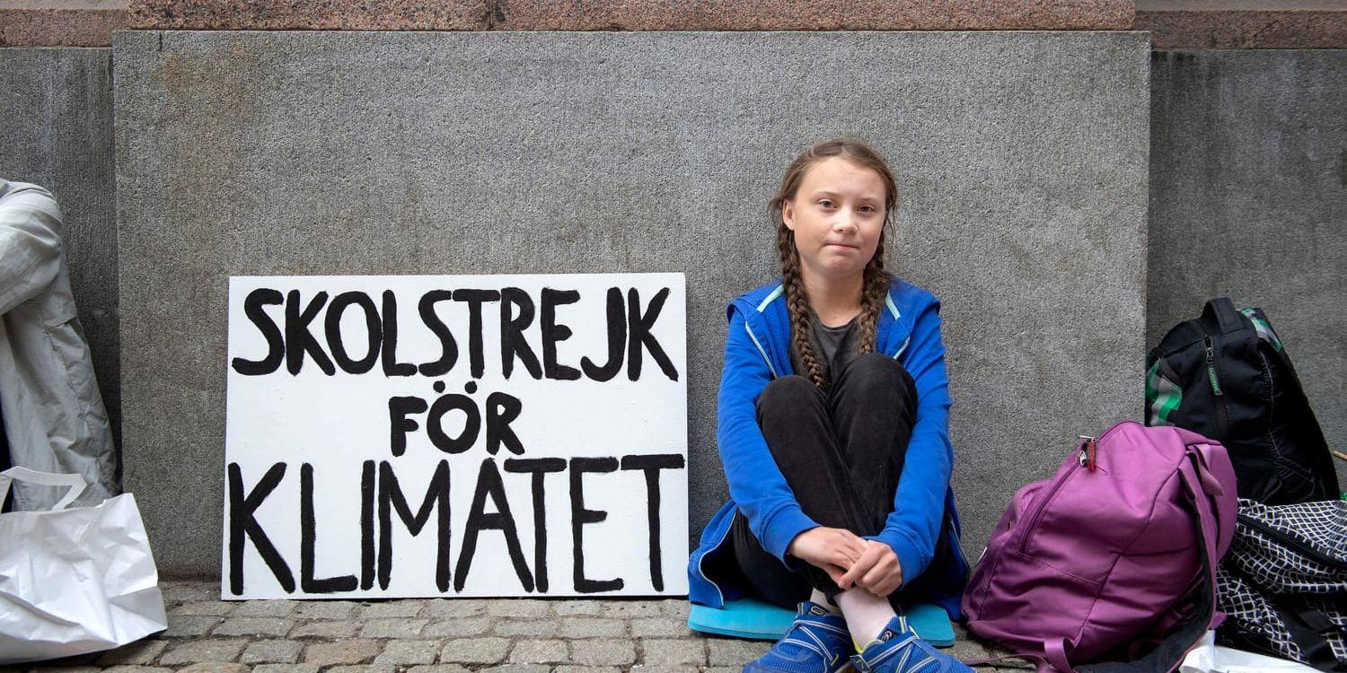 Greta Thunberg är 15 år och djupt engagerad i klimatfrågan. Hon skapade stor uppmärksamhet när hon skolstrejkade utanför riksdagshuset i Stockholm.