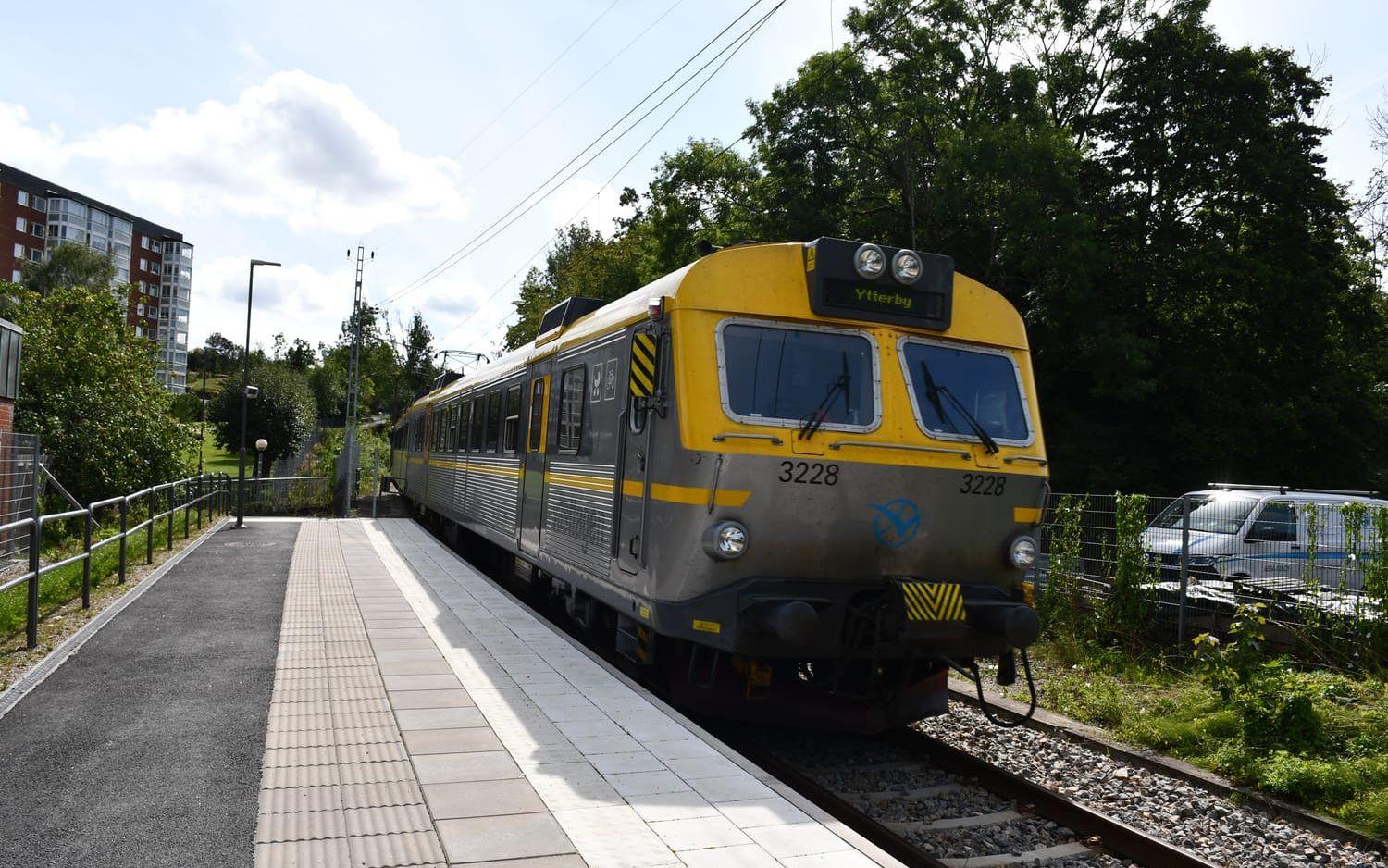 Tåg på Östra station i Uddevalla. Arkivbild.