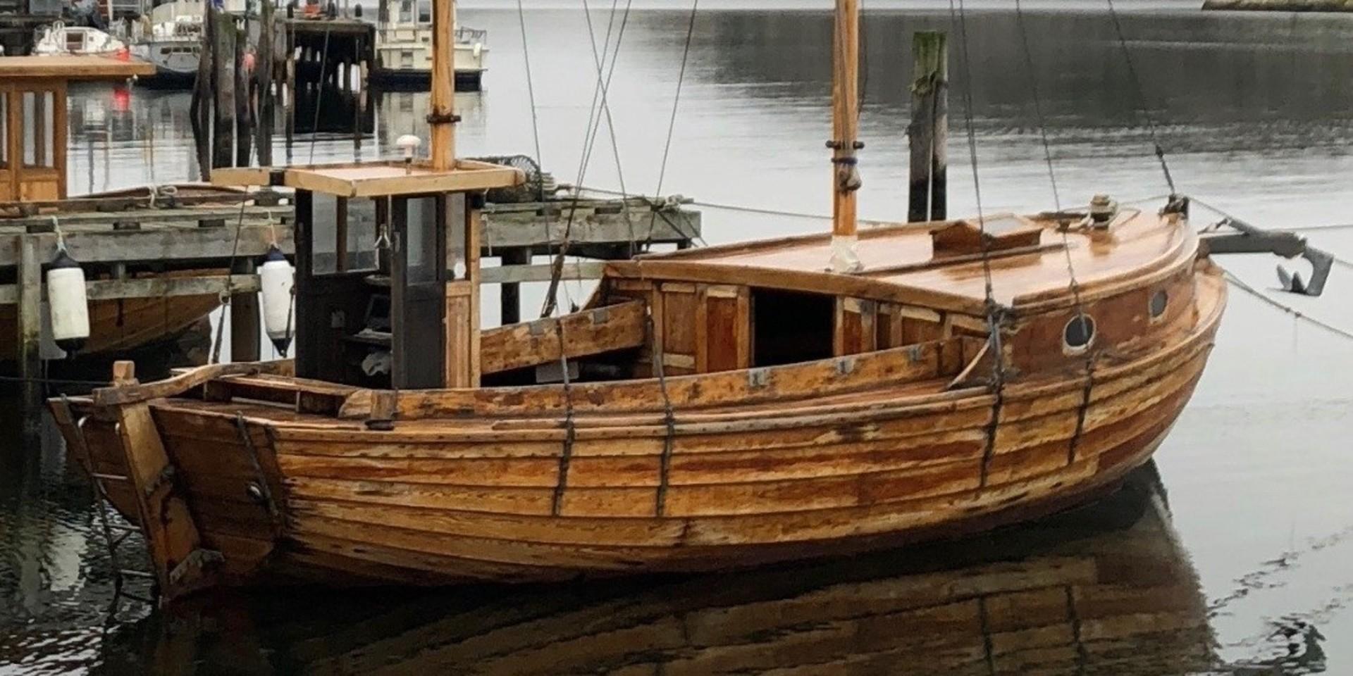 Natten till lördagen stals en äldre båt vid Everts sjöbod i Grebbestad.