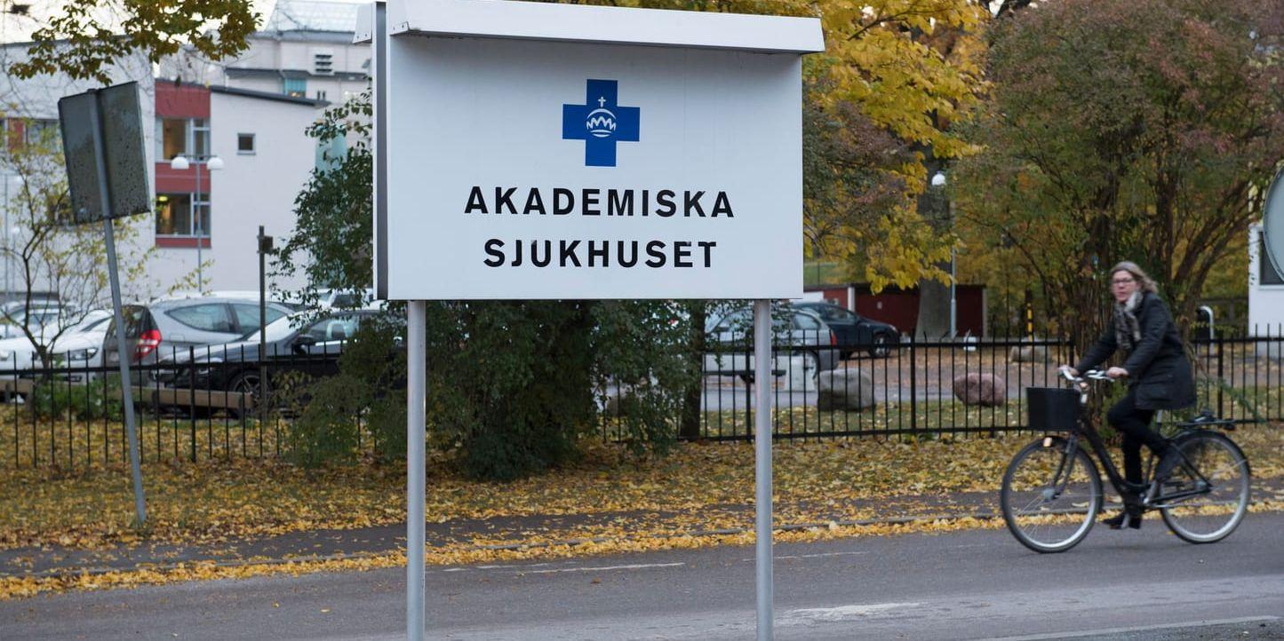 Inspektionen för vård och omsorg riktar kritik mot Akademiska sjukhuset i Uppsala efter att en ettårig pojke fått hjärnskador efter en operation på sjukhuset. Arkivbild.