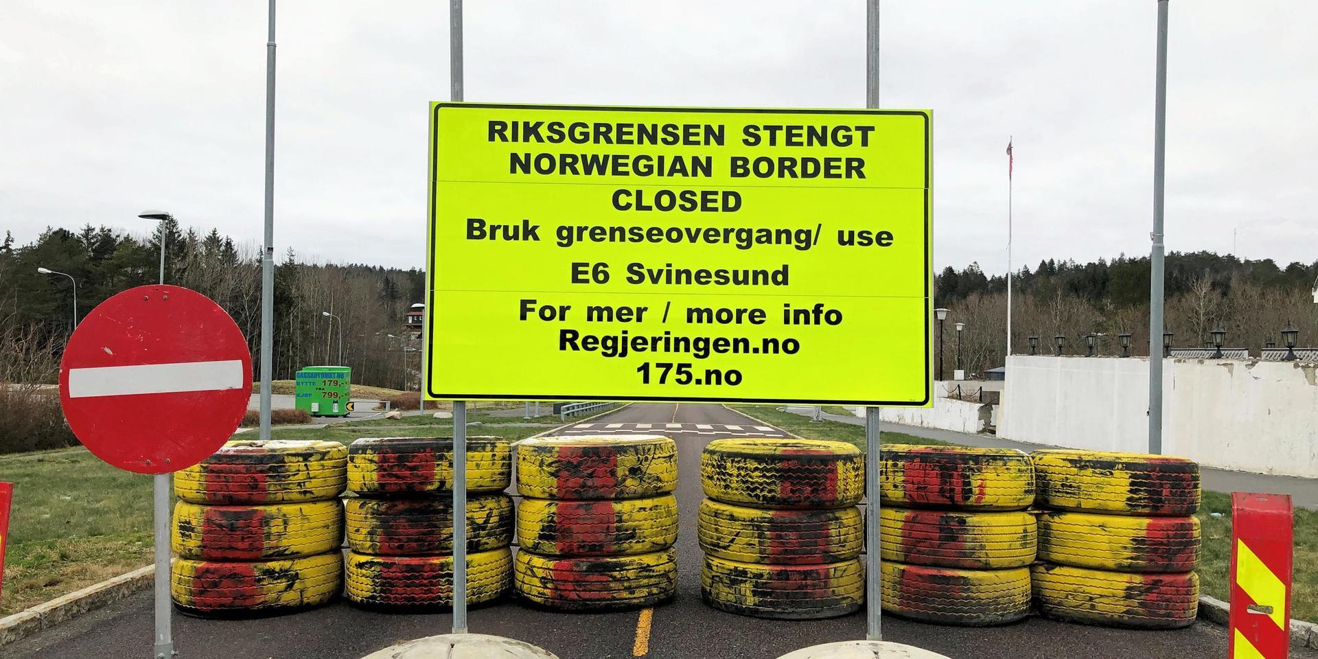 Gränsen spärras av vid Gamla Svinesundsbron.