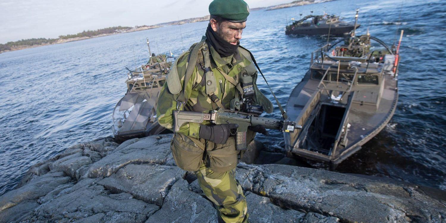 Svenska försvaret gör sig redo att träna försvar av Sverige i den stora försvarsövningen Aurora 17. Arkivbild.