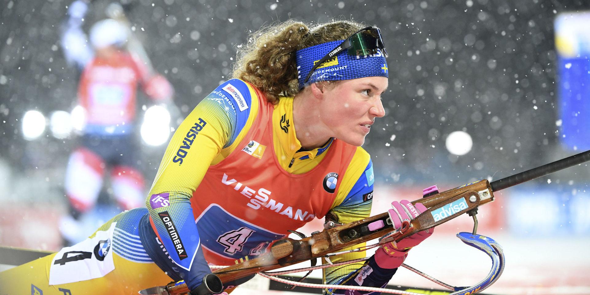 Hanna Öberg under sista sträckan i stafetten.