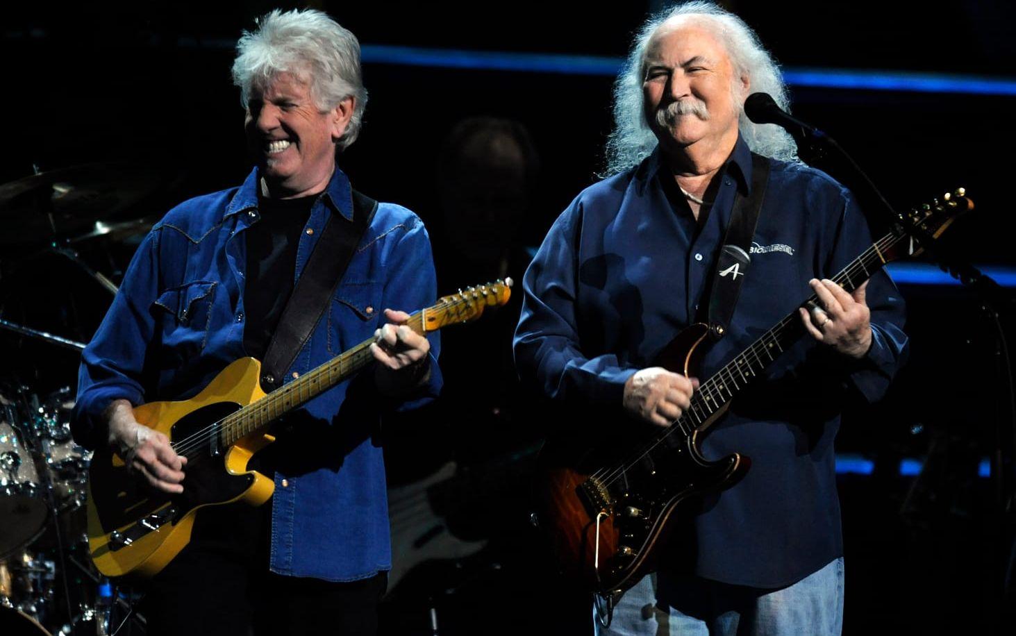 Graham Nash och David Crosby uppträder på 25th Anniversary Rock & Roll Hall of Fame-konserten på Madison Square Garden 2009.
