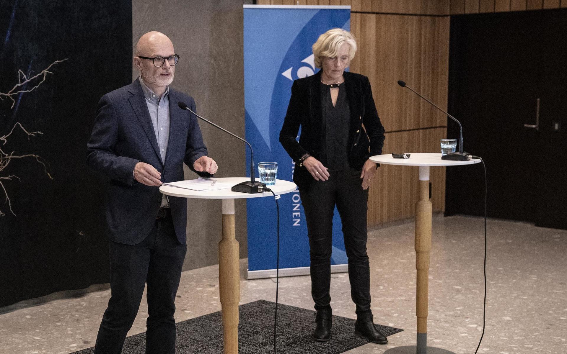 Smittskyddsläkare Thomas Wahlberg och hälso- och sjukvårdsdirektör Ann Söderström ser hur coronaviruset fortsatt sprids snabbt i Västra Götaland.