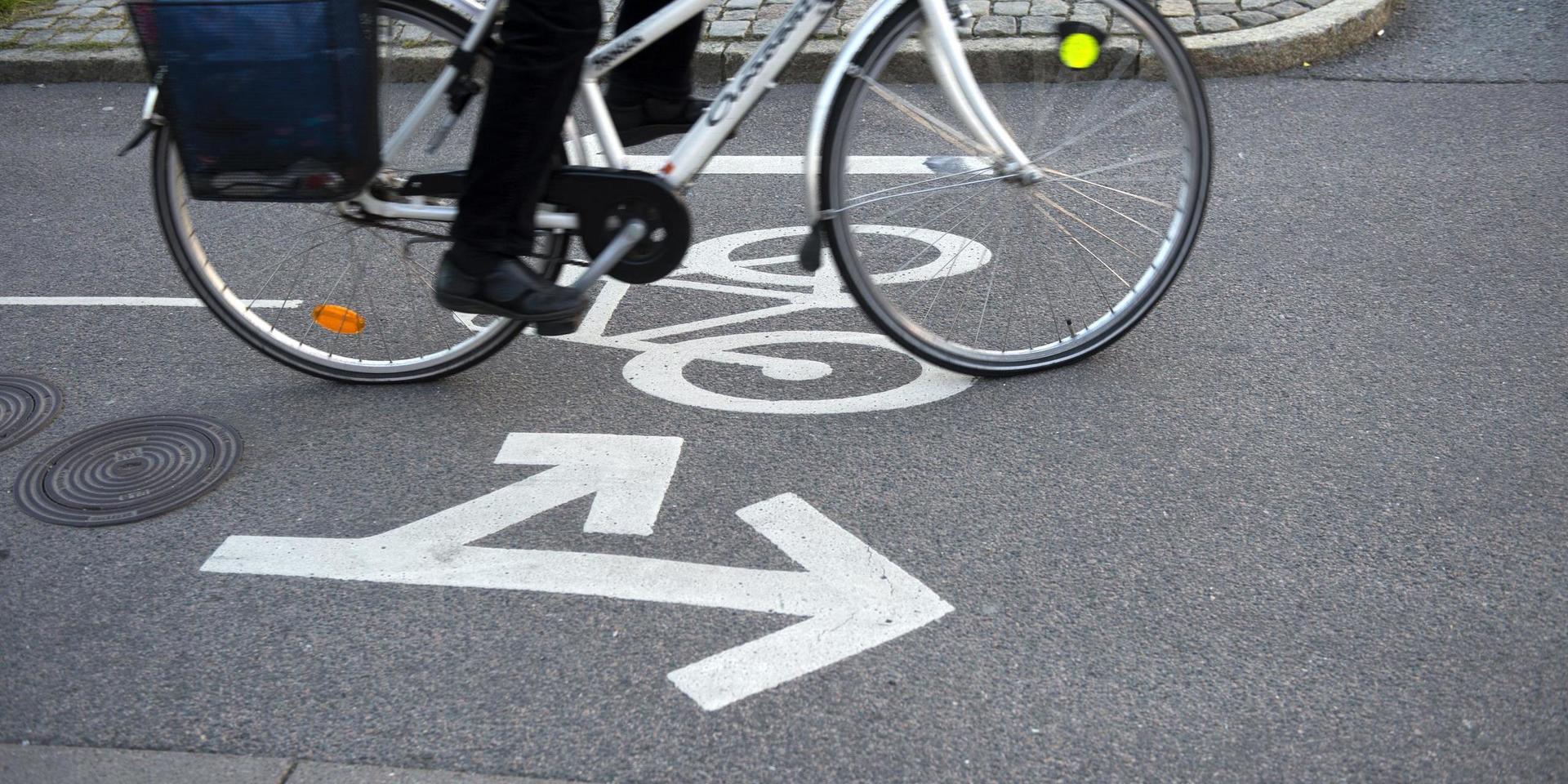 En ny typ av asfalt ska minska antalet allvarliga fallolyckor. Försök görs nu i Lund och gummiasfalten kan komma att bli vanlig i Sverige. Arkivbild.