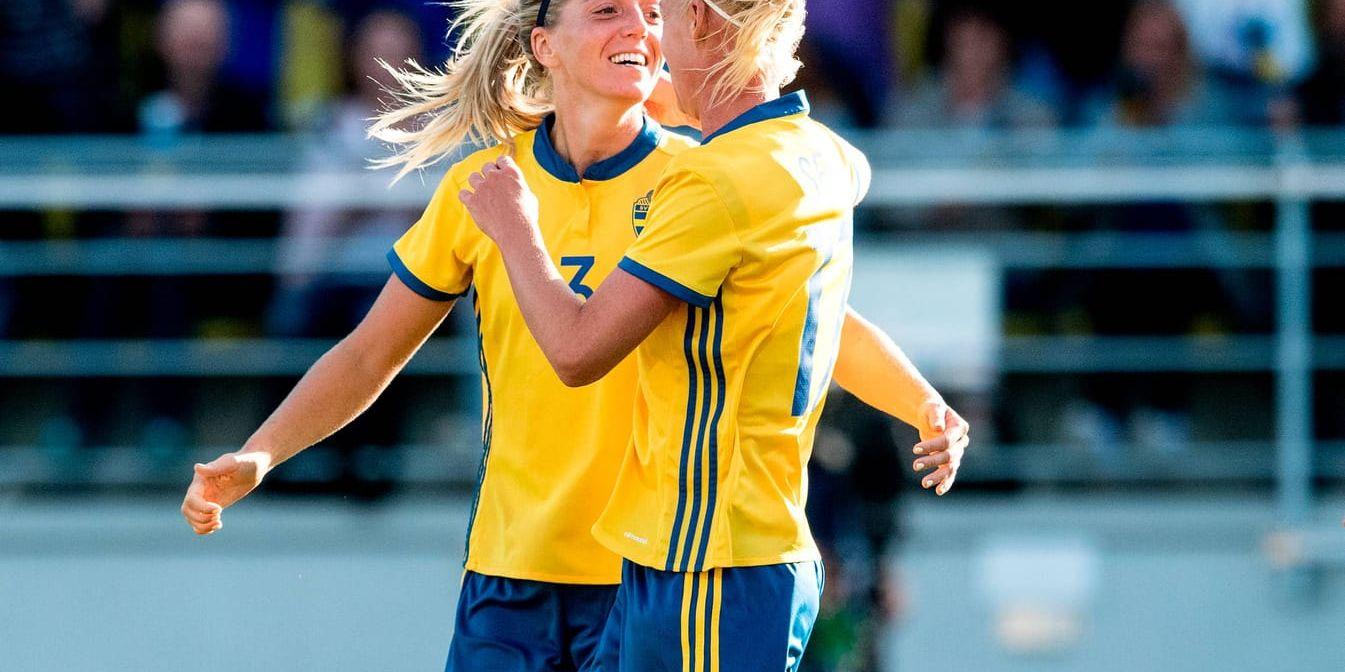 Linda Sembrant, till vänster, satte Sveriges matchvinnande mål mot Mexiko.