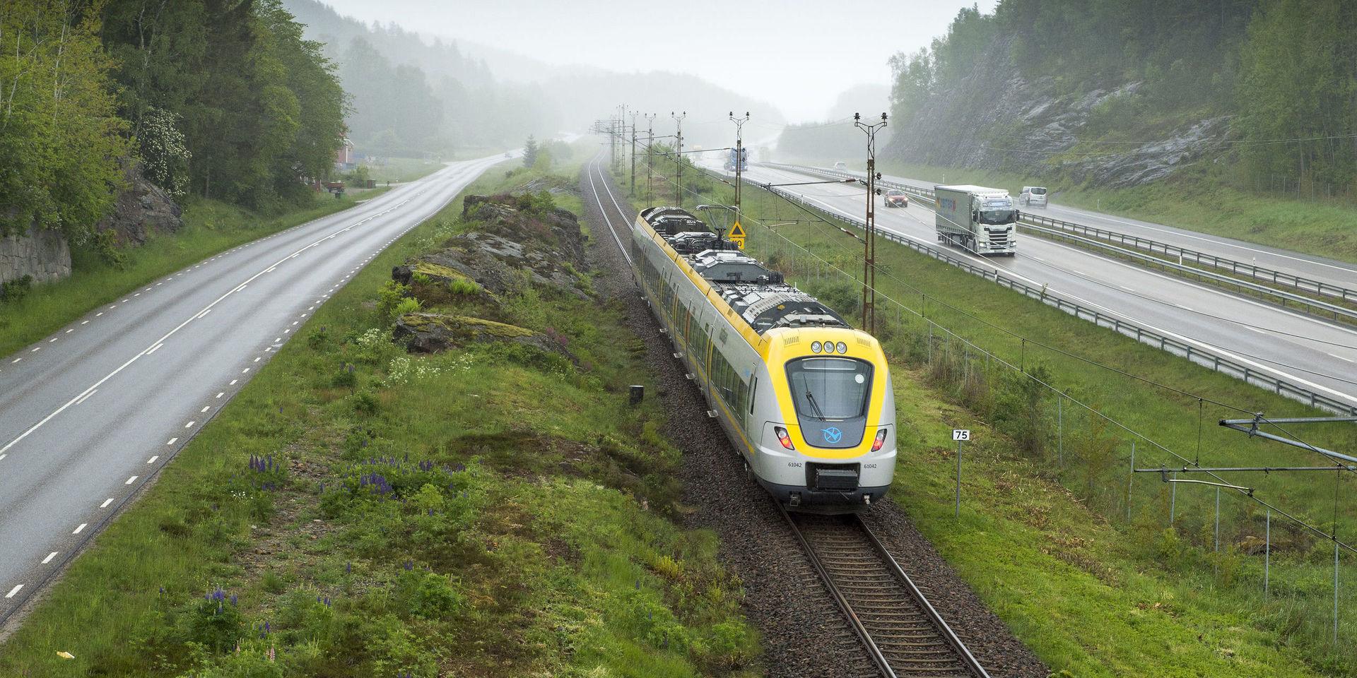 Från den 16 december kan man vara inne i Göteborg före klockan 8 på morgonen med tåget från Strömstad (Arkivbild). 