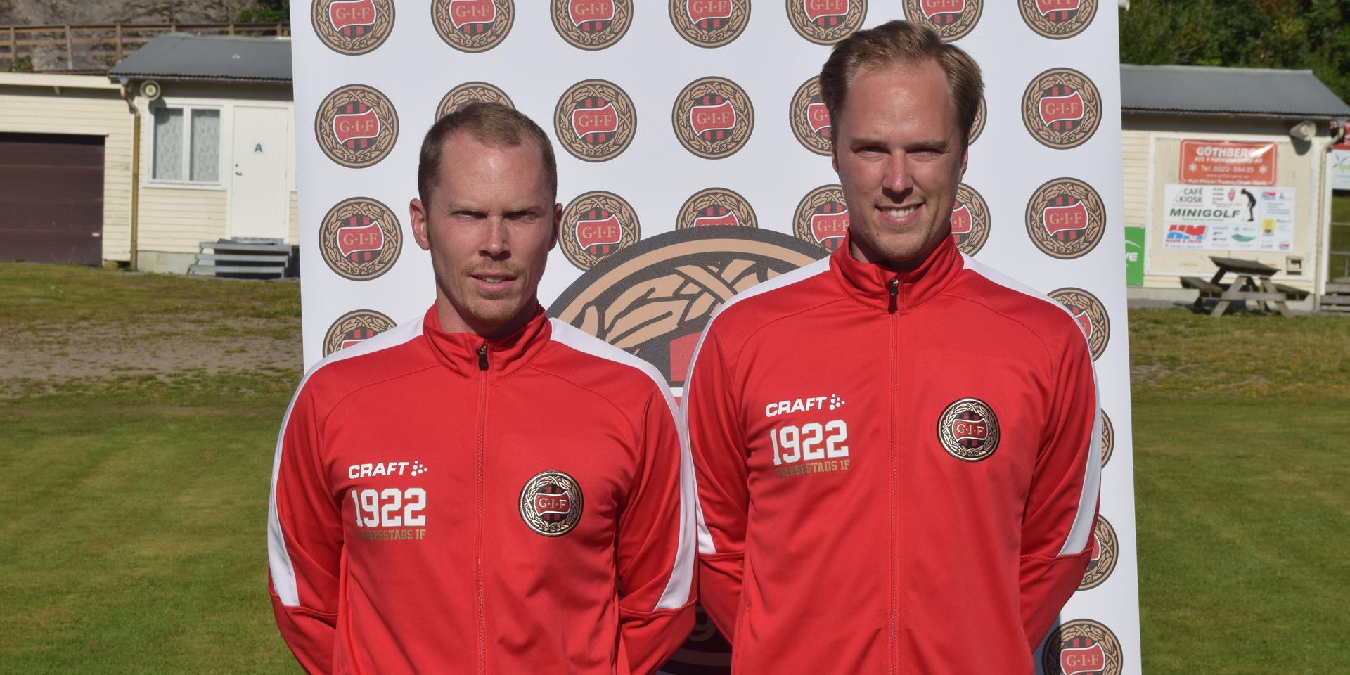 Markus Svensson och Mattias Svensson tar över som tränare för Grebbestads IF. Duon presenterades på torsdagens träning.