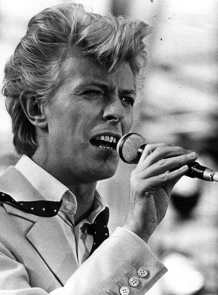 1983. David Bowie hade finkostymen på när han kom till Ullevi. BILD: Kamerareportage.