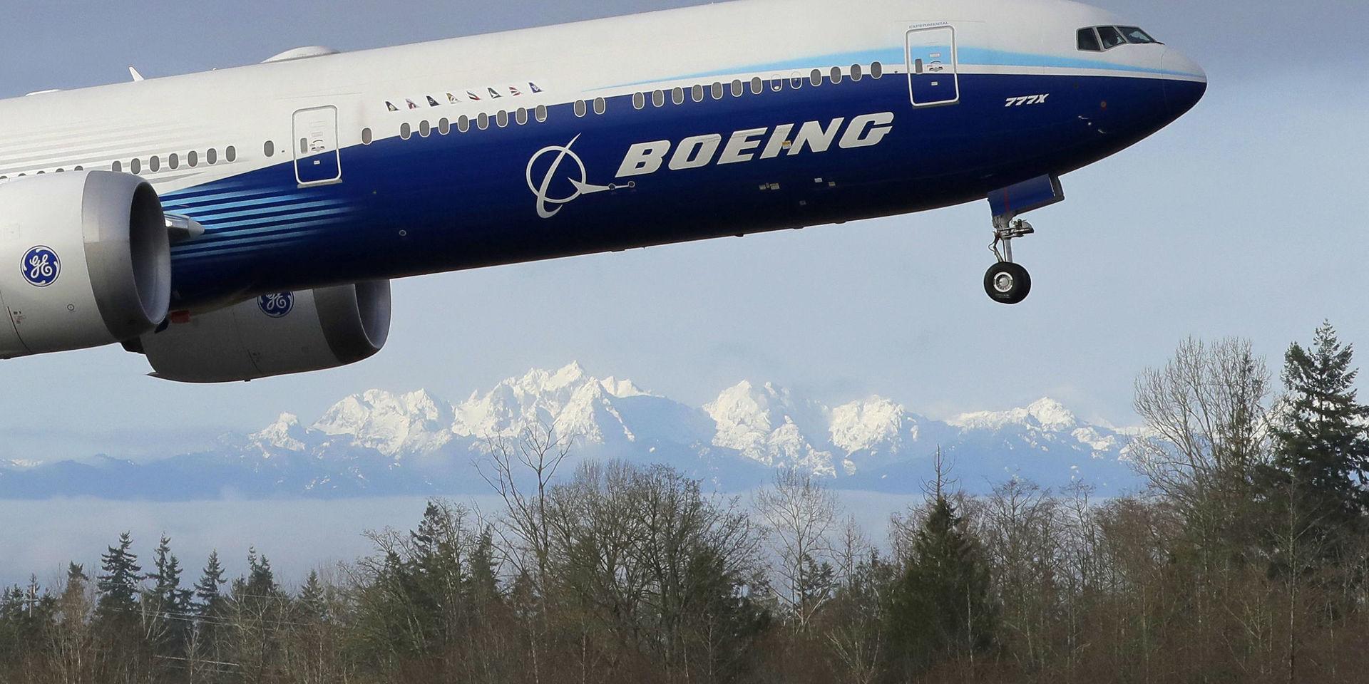 Flygplanet lyfte från en flygplats i Seattle vid sin jungfruflygning.