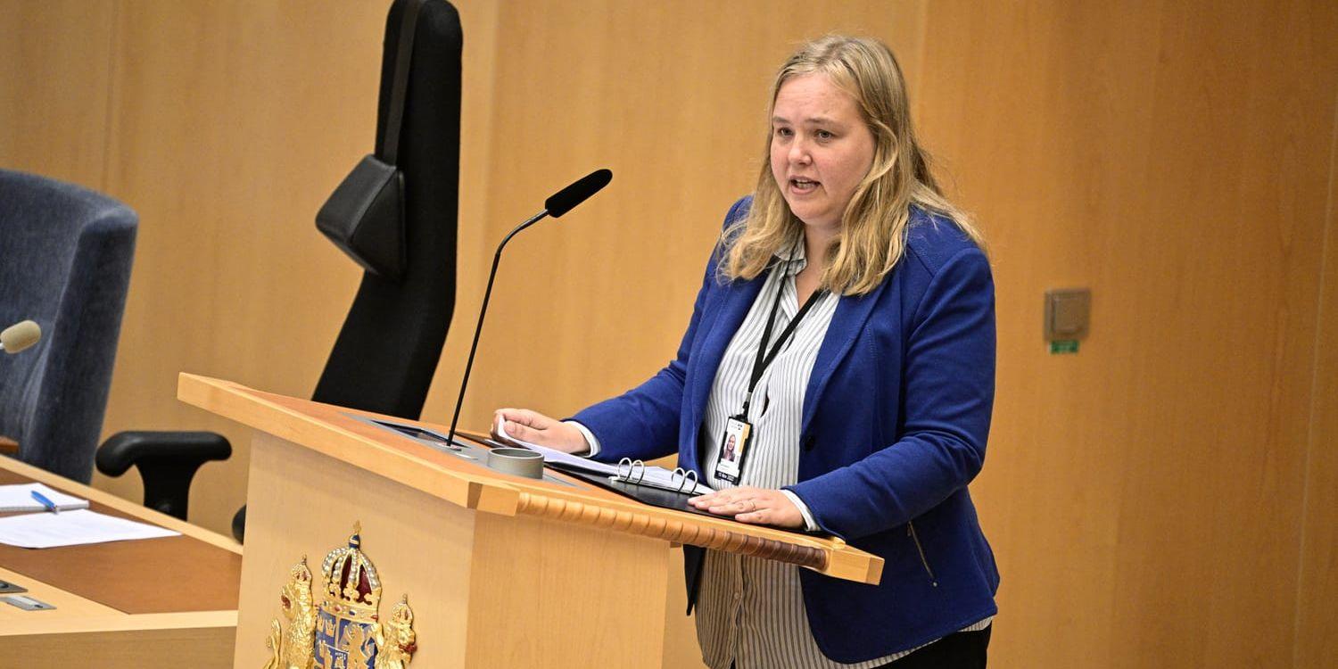 Ida Gabrielsson (V) är riksdagsledamot, men också vice partiledare, för Vänsterpartiet. 