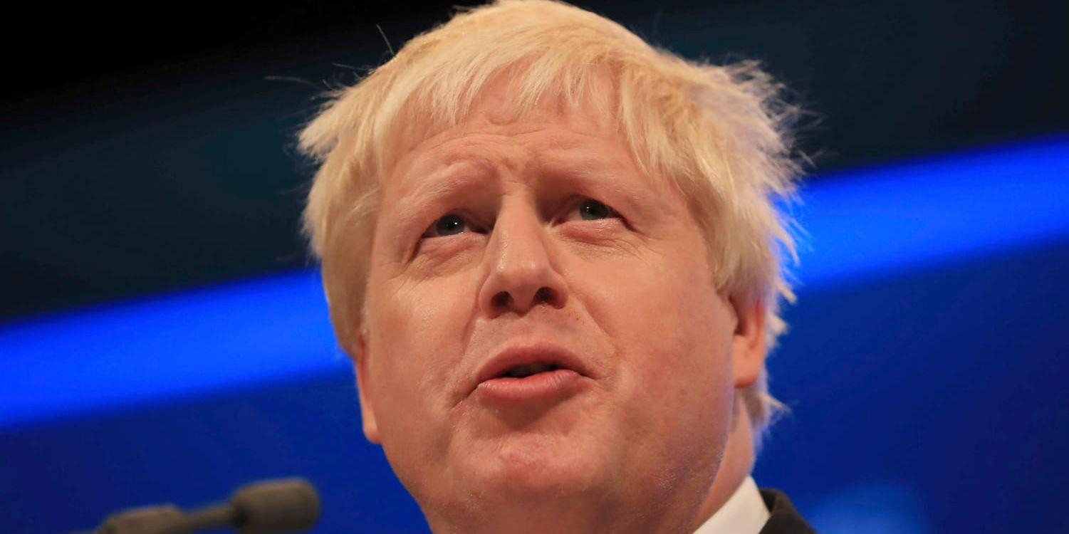 Storbritanniens utrikesminister Boris Johnson har hamnat i blåsväder efter skämt om döda kroppar i Libyen.