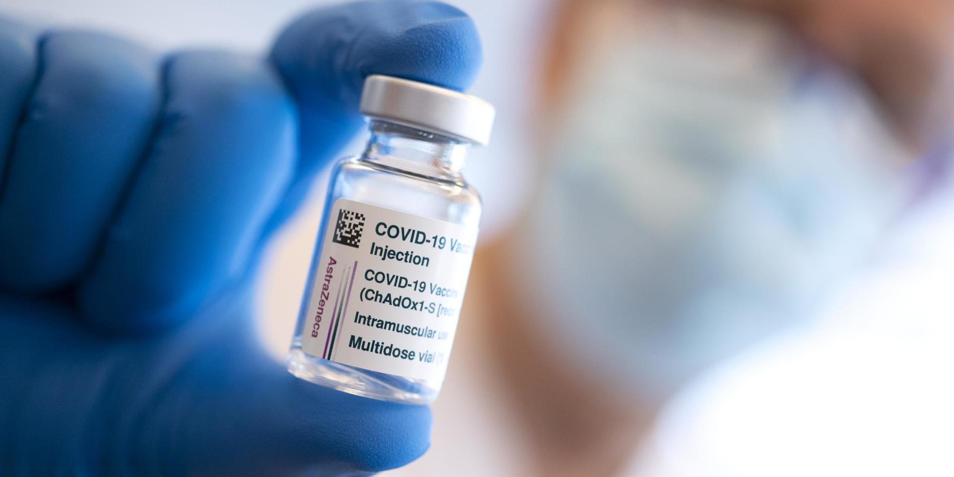 Covid-19-vaccin från Astra Zeneca. Arkivbild.