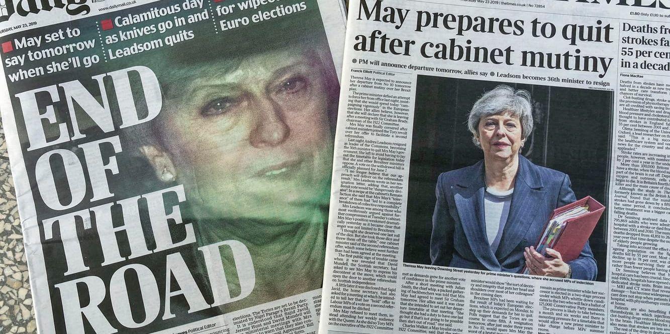 Theresa May dominerar återigen förstasidorna i Storbritannien, nu med uppgifter om hennes snara avgång.