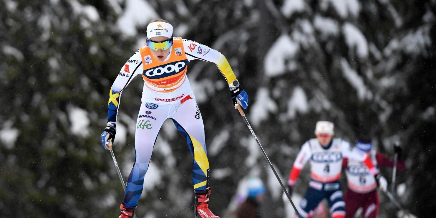 Stina Nilsson är ett jagat byte efter att ha vunnit sprinten i världscuppremiären i Ruka förra helgen. I Lillehammer får hon på nytt bära favoritskapet. Arkivbild.