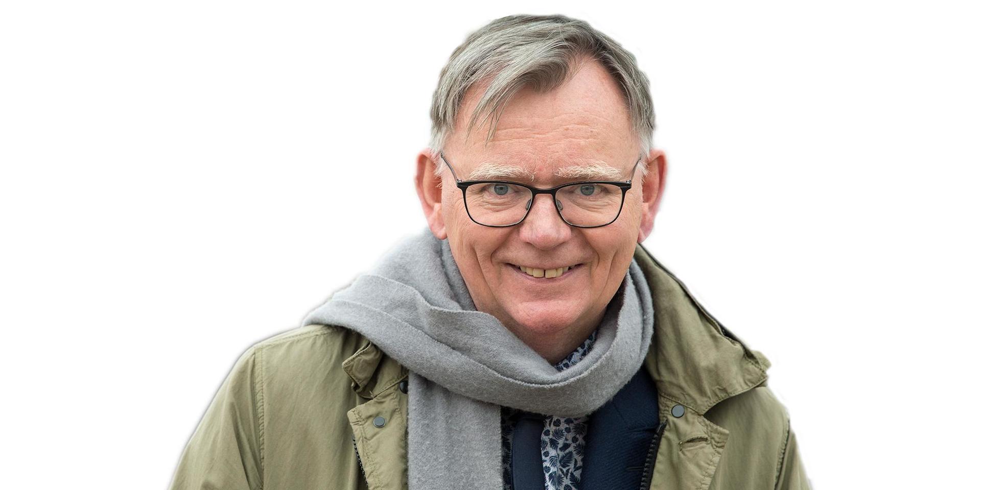 Lars Bäckström, fd landshövding.