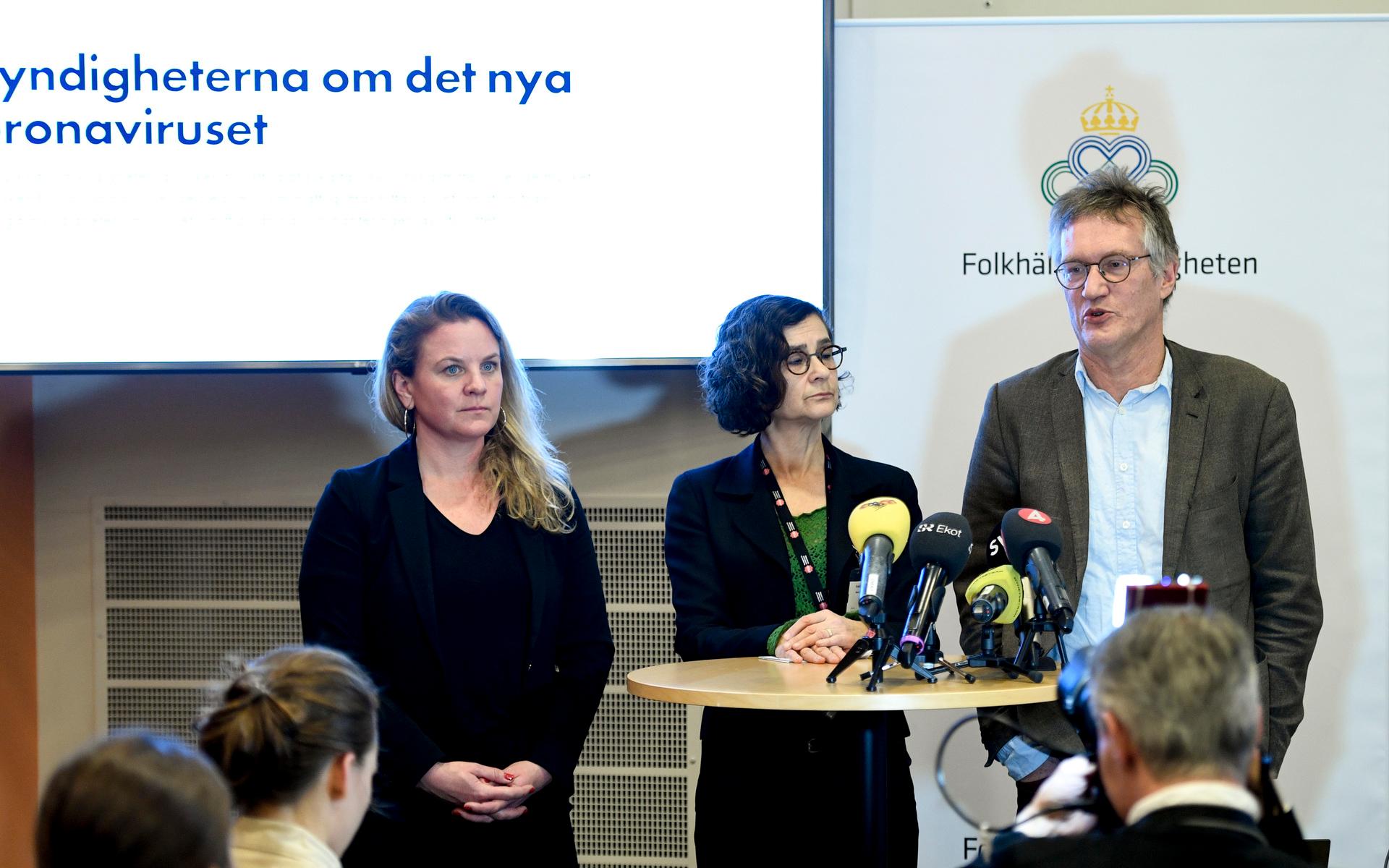 Den 4 mars 2020 höll Johanna Sandwall, Socialstyrelsen, Anneli Bergholm Söder, MSB och Anders Tegnell, Folkhälsomyndigheten den första gemensamma presskonferensen om covid-19.