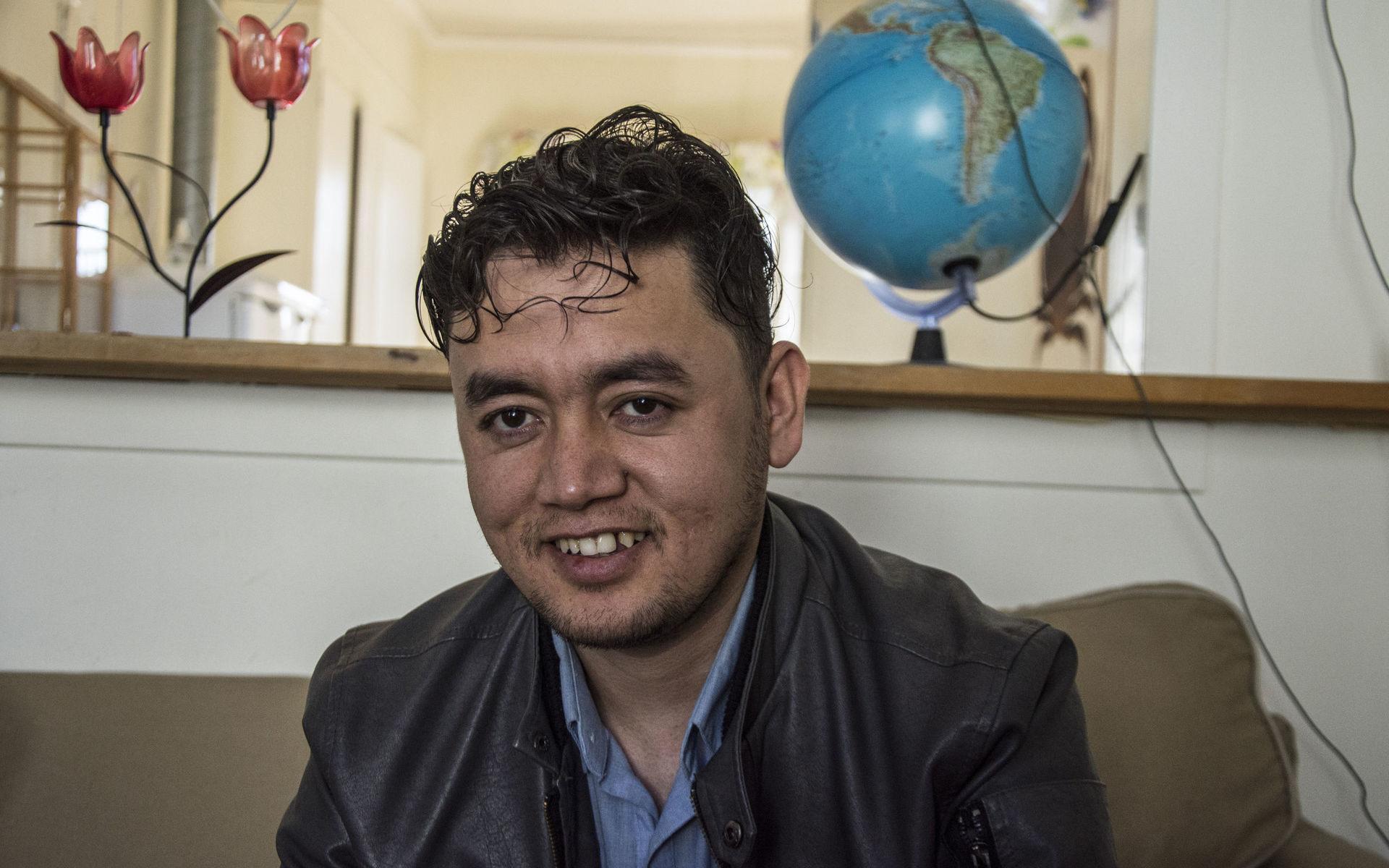 Fahim Hasili är 21 år gammal och vill jobba inom it eller restaurang när han gått ut gymnasiet. 