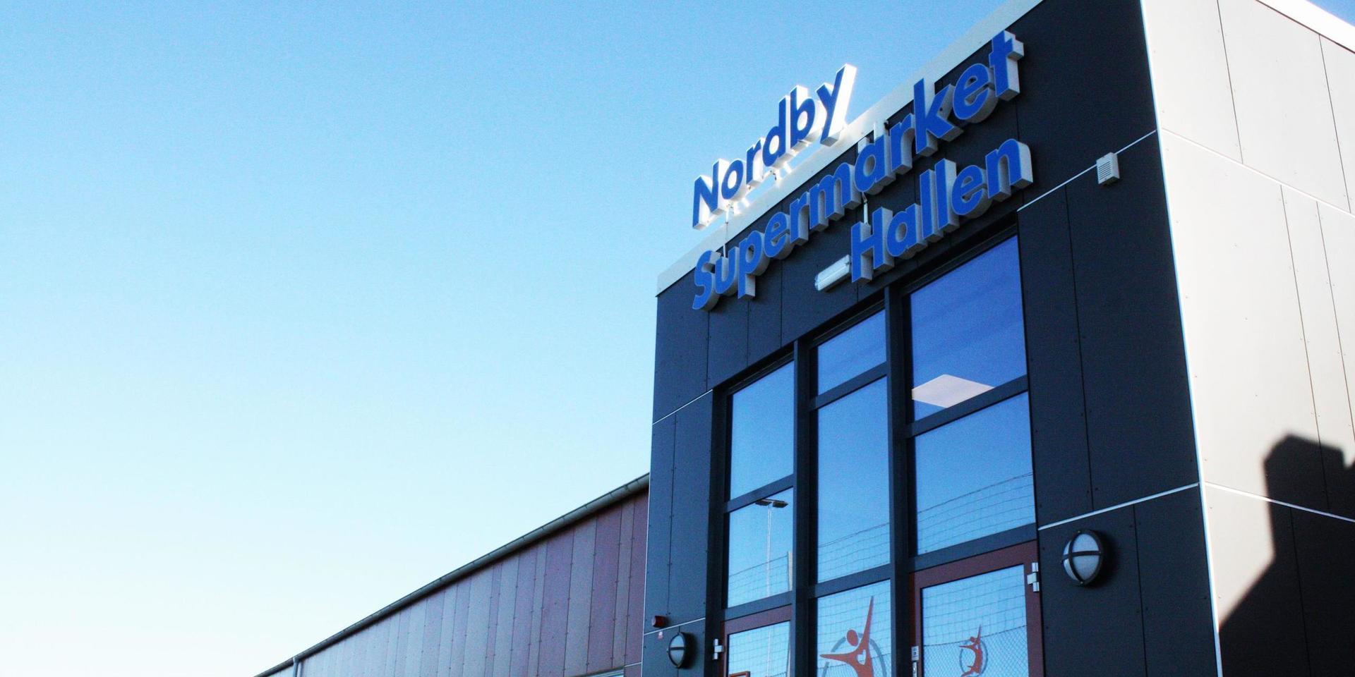 Nordby Supermarket-hallen blir återigen arenan för massvaccination. Bokningen hos Doktorbjörn är öppen.